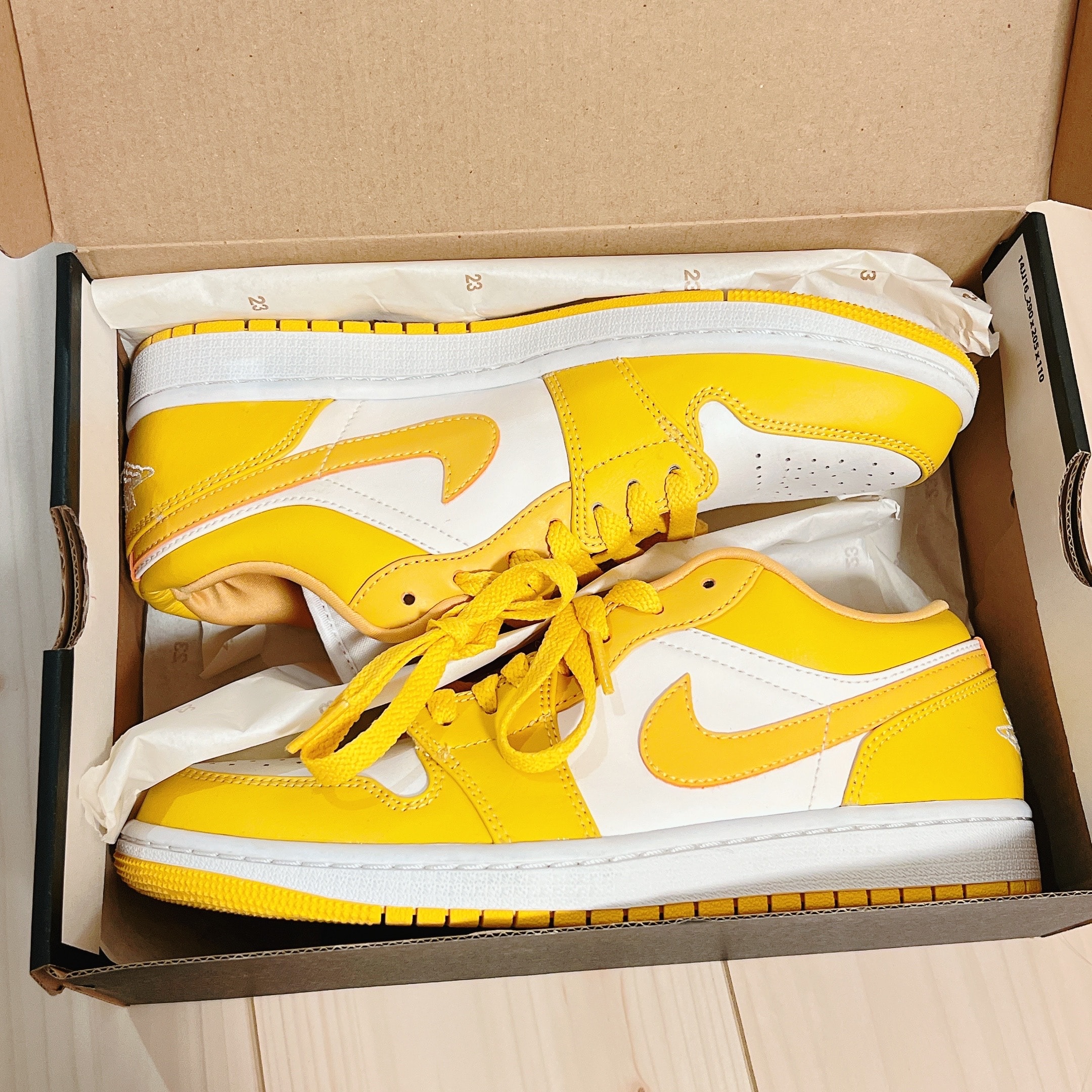 ナイキ エアジョーダン1 ロー "ホワイト/パラン"