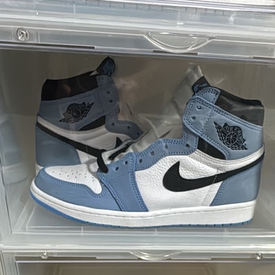 Nike Air Jordan 1 High OG "University Blue"