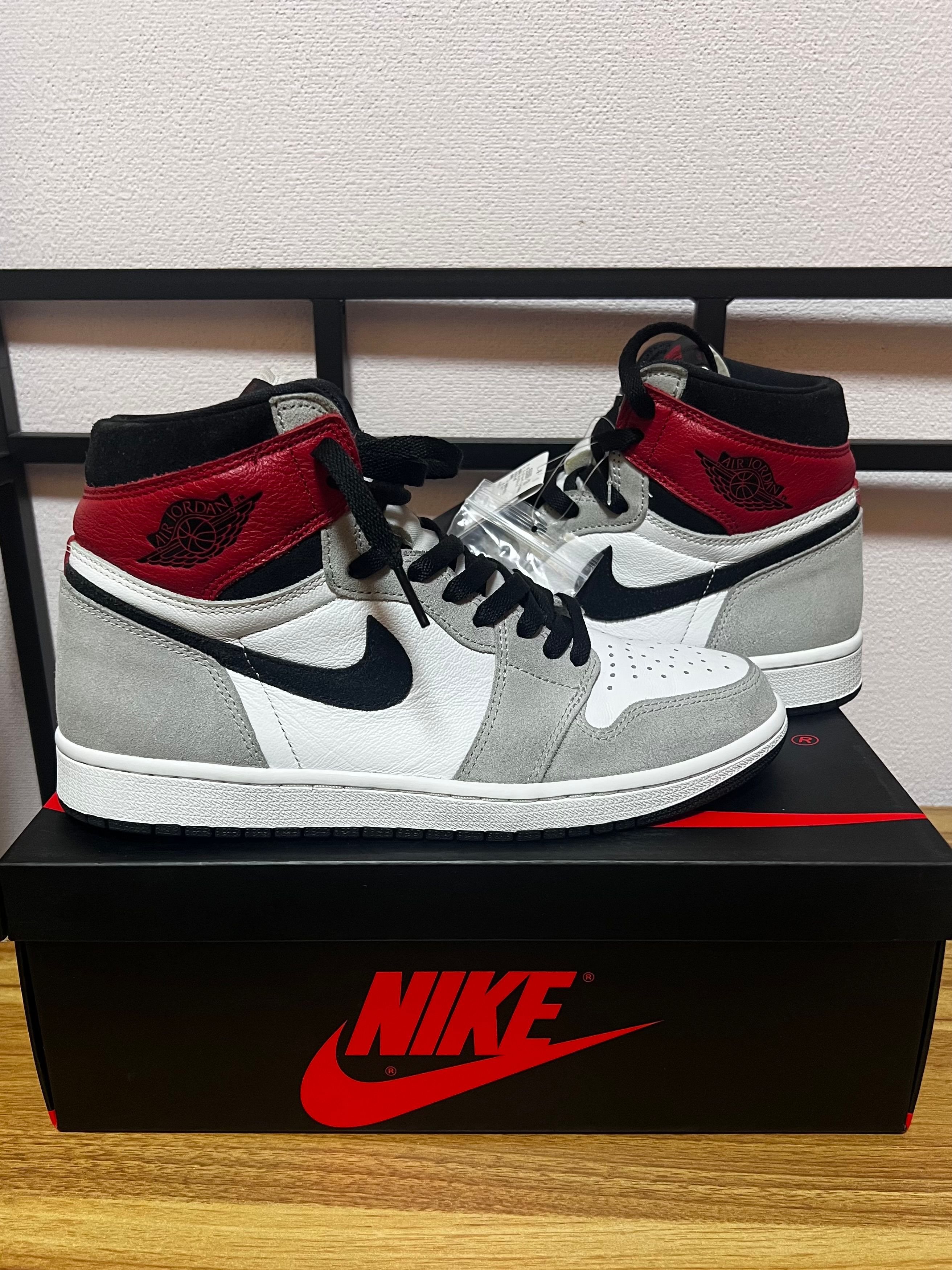 Nike Air Jordan 1 High OG "White/Black/Light Smoke Grey"