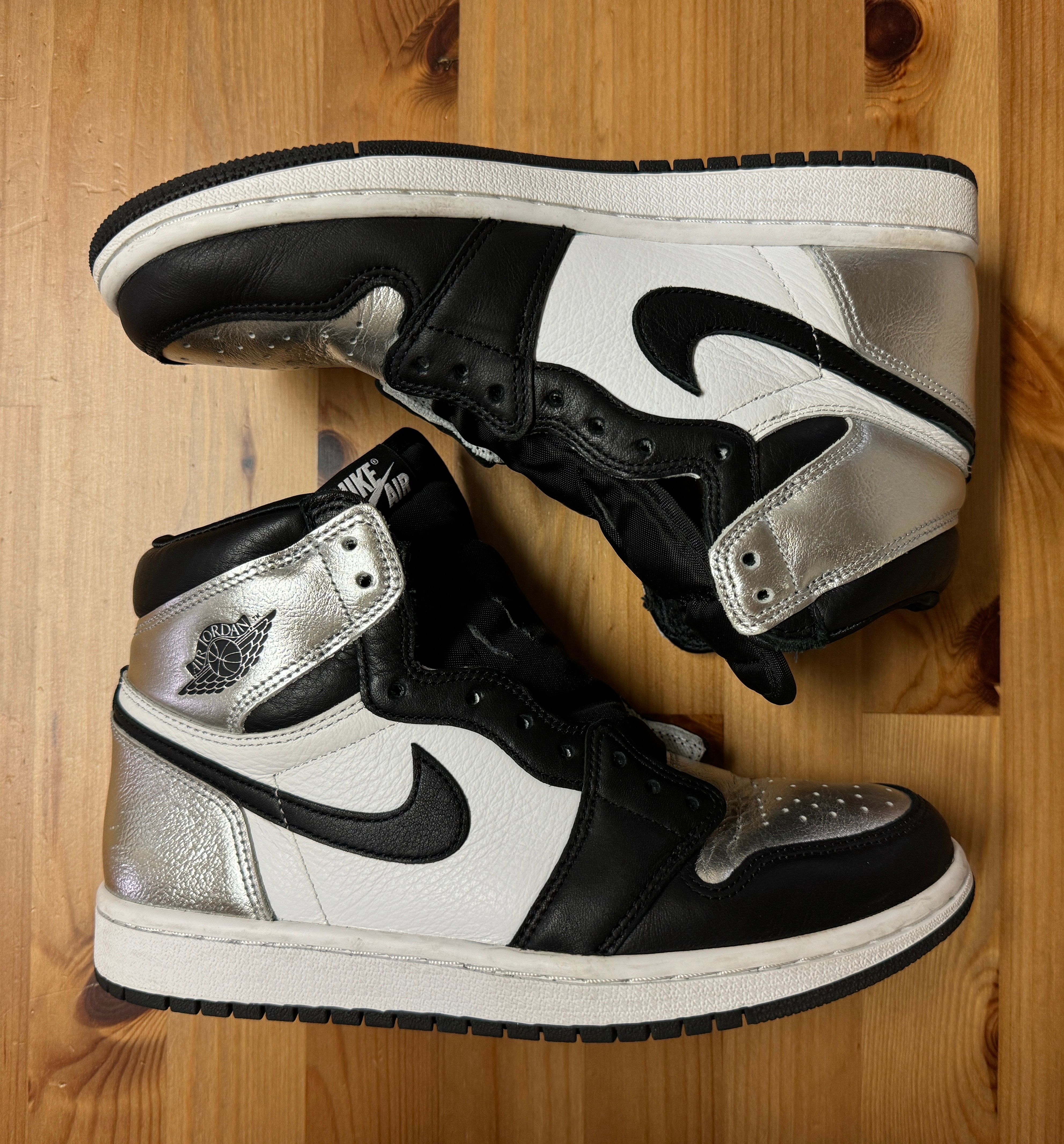 Nike Women's Air Jordan 1 Retro High OG "Silver Toe"