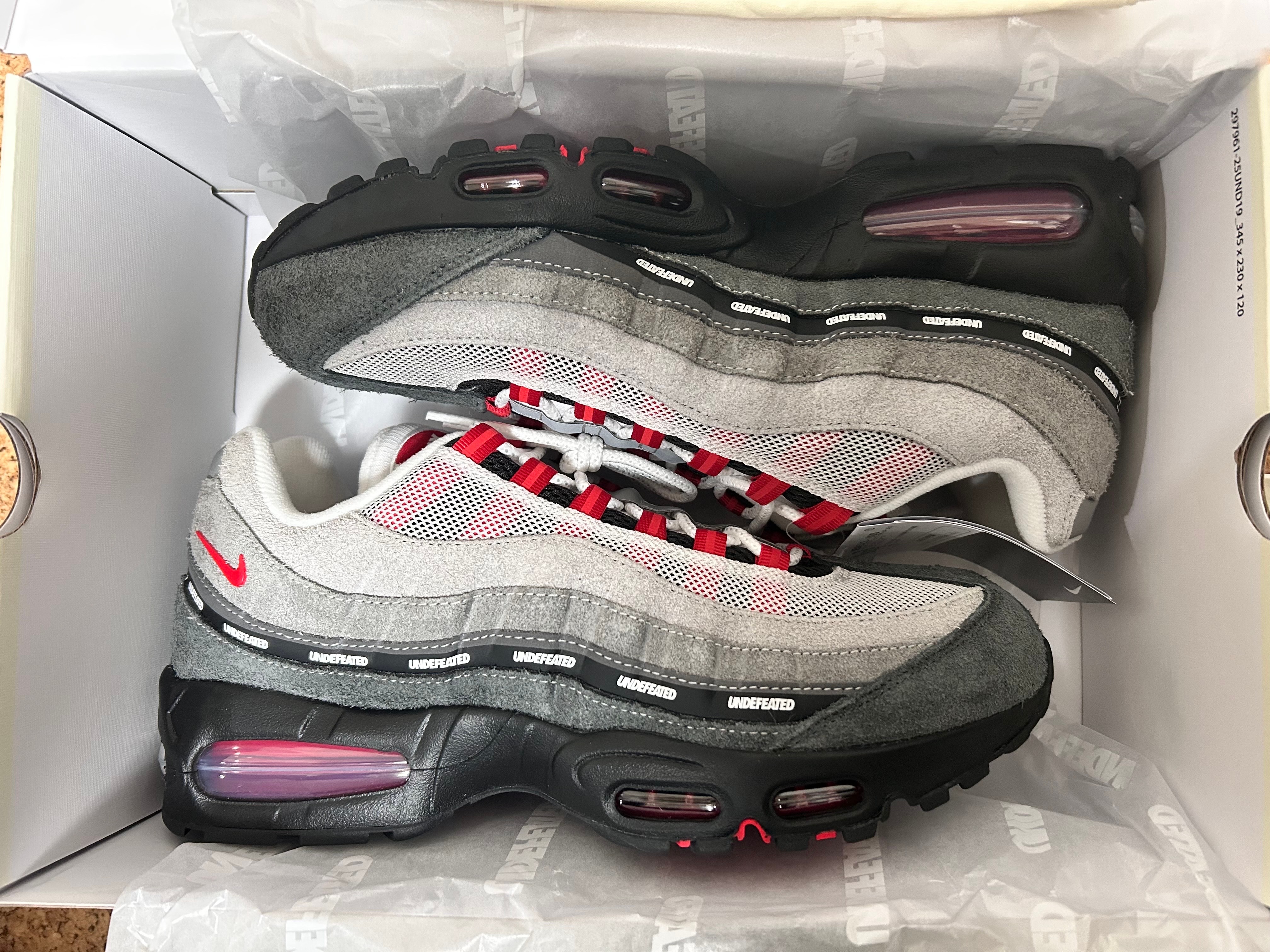 アンディフィーテッド × ナイキ エアマックス95 SP "ファイヤーレッド" (東京 エクスクルーシブ) (シリアルナンバーあり/600足限定)