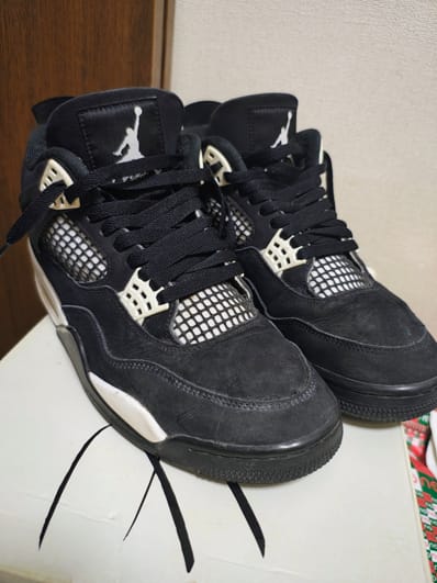 Nike Air Jordan 4 Retro "White Thunder"