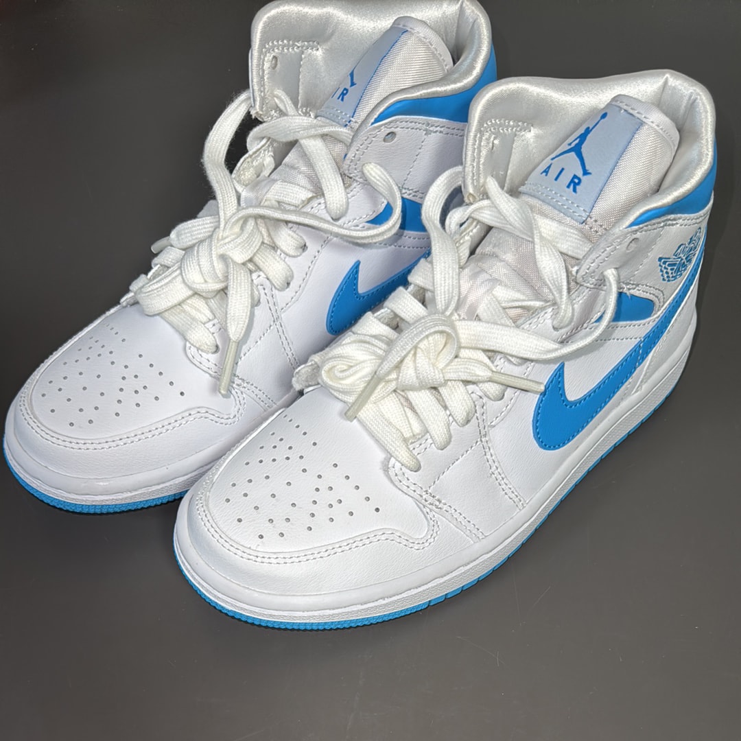 ナイキ ウィメンズ エアジョーダン1 ミッド "ユニコーン"