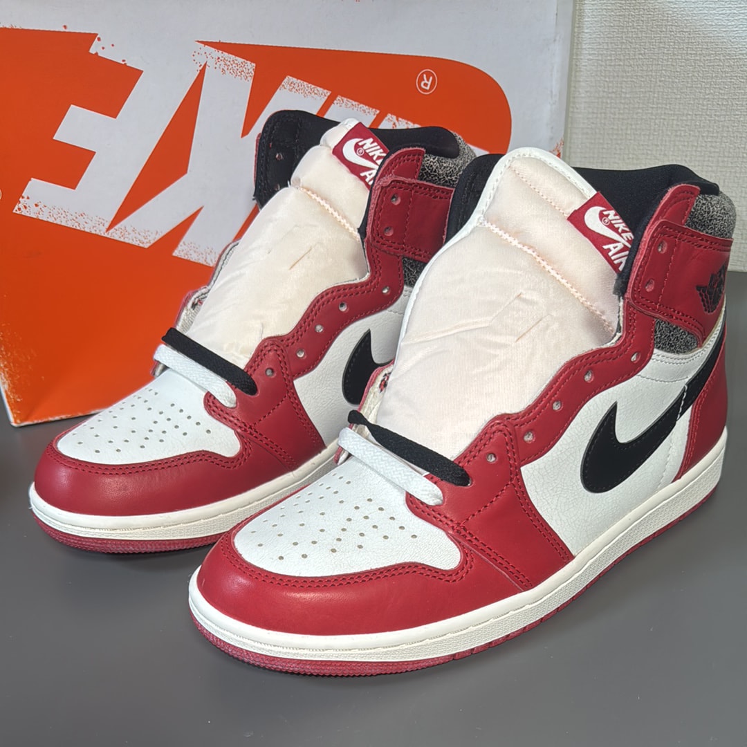 Nike Air Jordan 1 High OG "Lost & Found/Chicago"