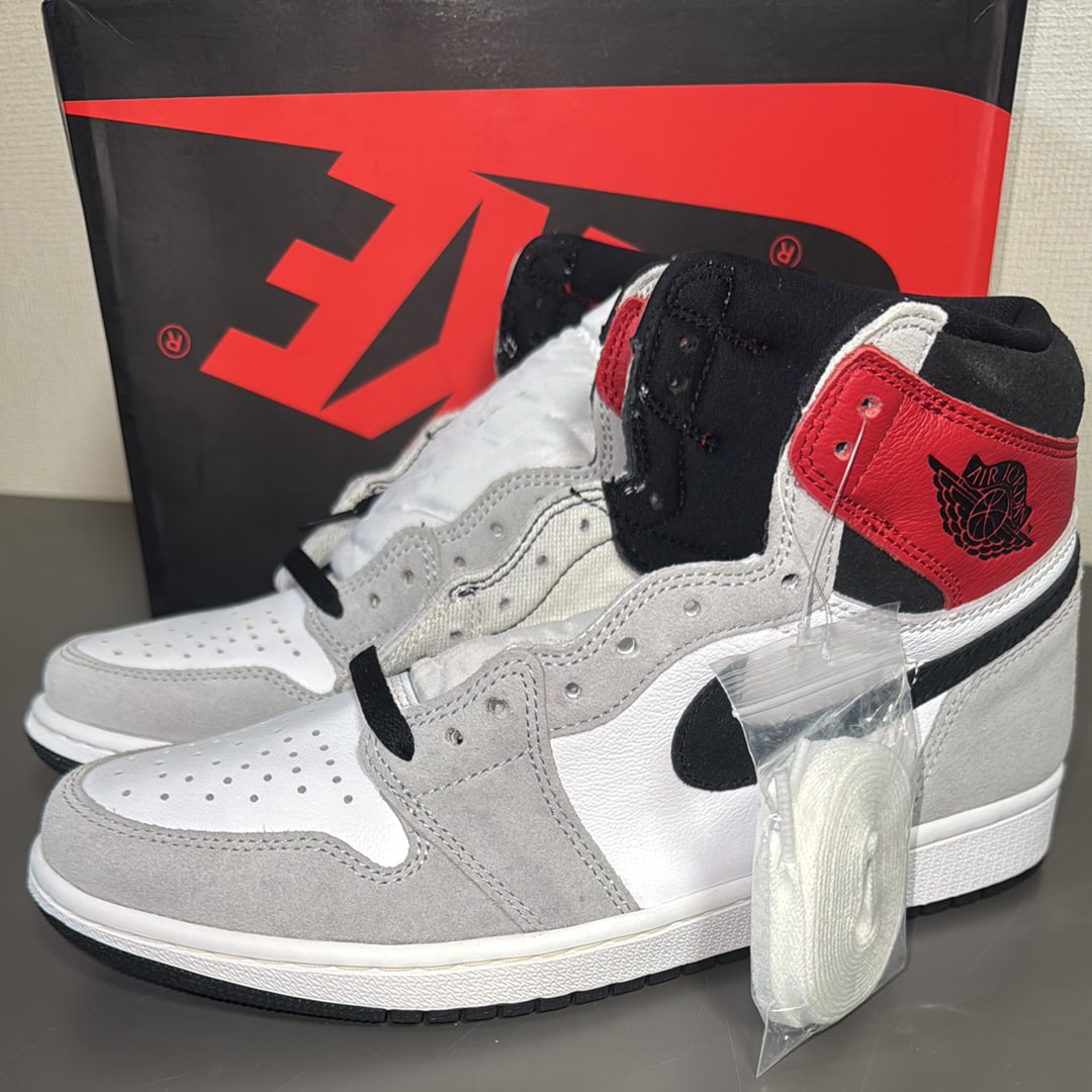 Nike Air Jordan 1 High OG "White/Black/Light Smoke Grey"