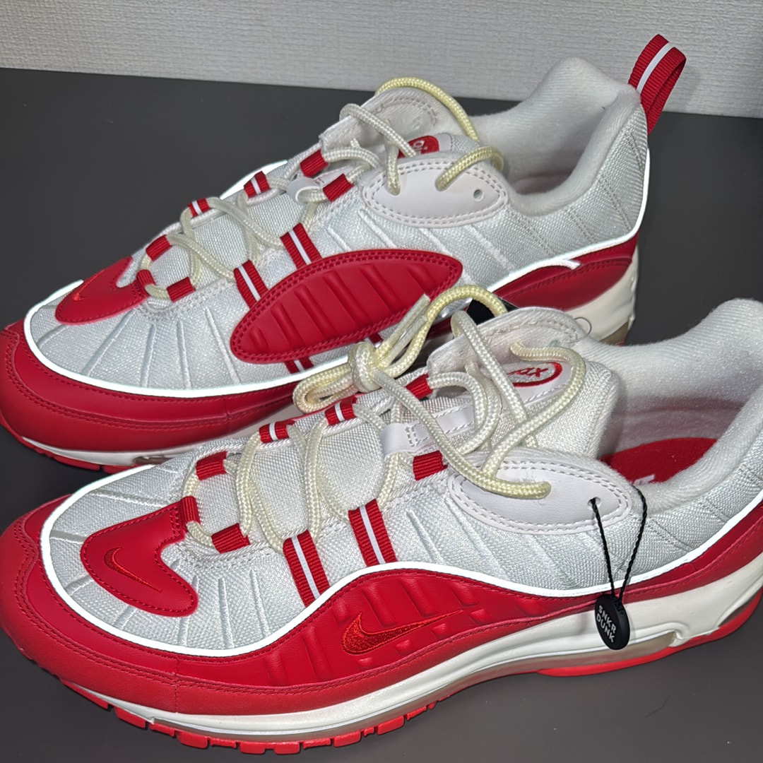 ナイキ エアマックス98 "ユニバーシティ レッド ホワイト"