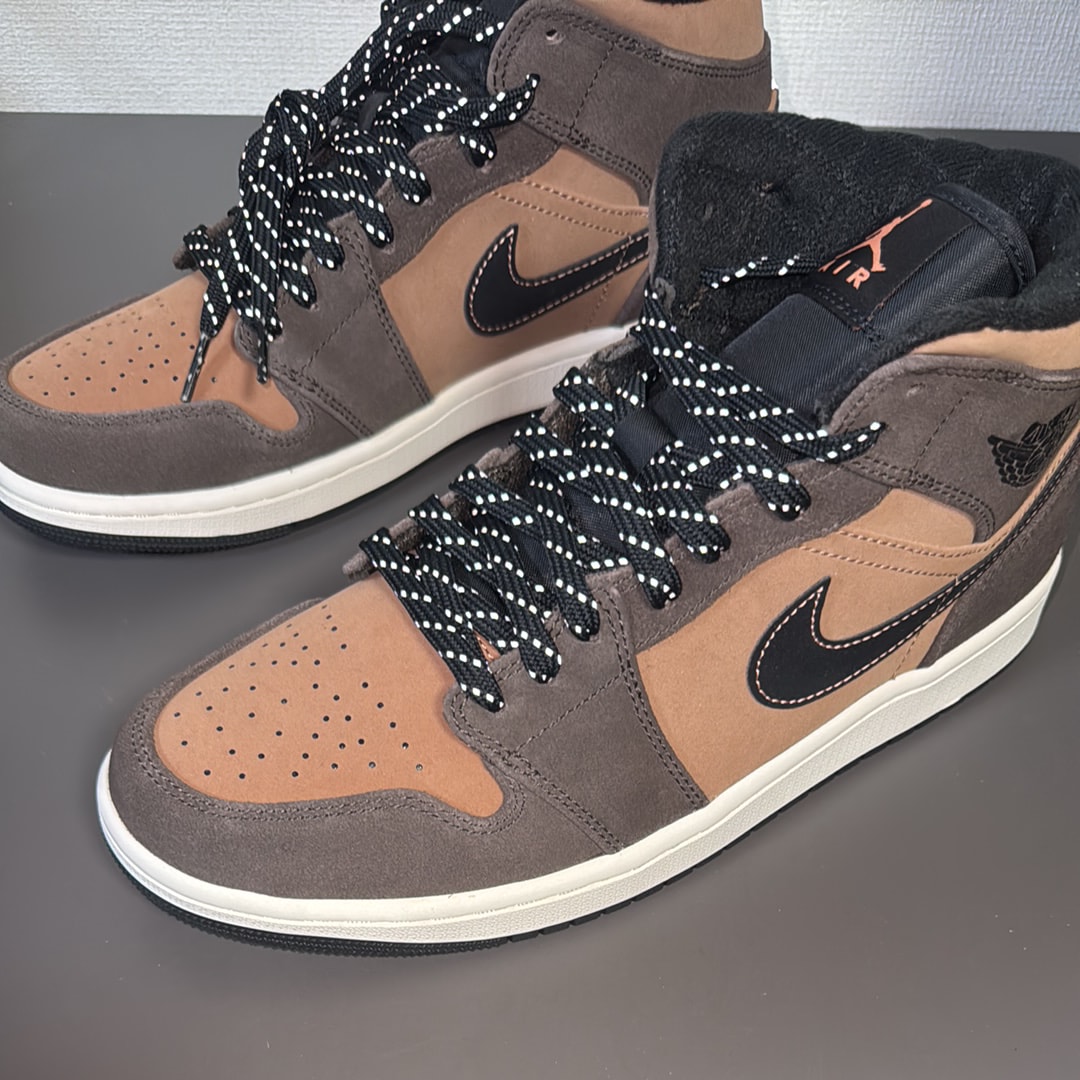ナイキ エアジョーダン1 ミッド SE 