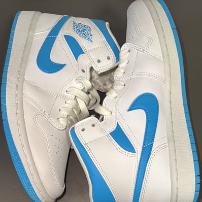 Nike Women's Air Jordan 1 Mid "UNC"