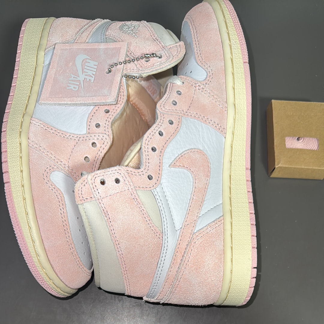 ナイキ ウィメンズ エアジョーダン1 レトロ ハイ OG "ウォッシュドピンク"