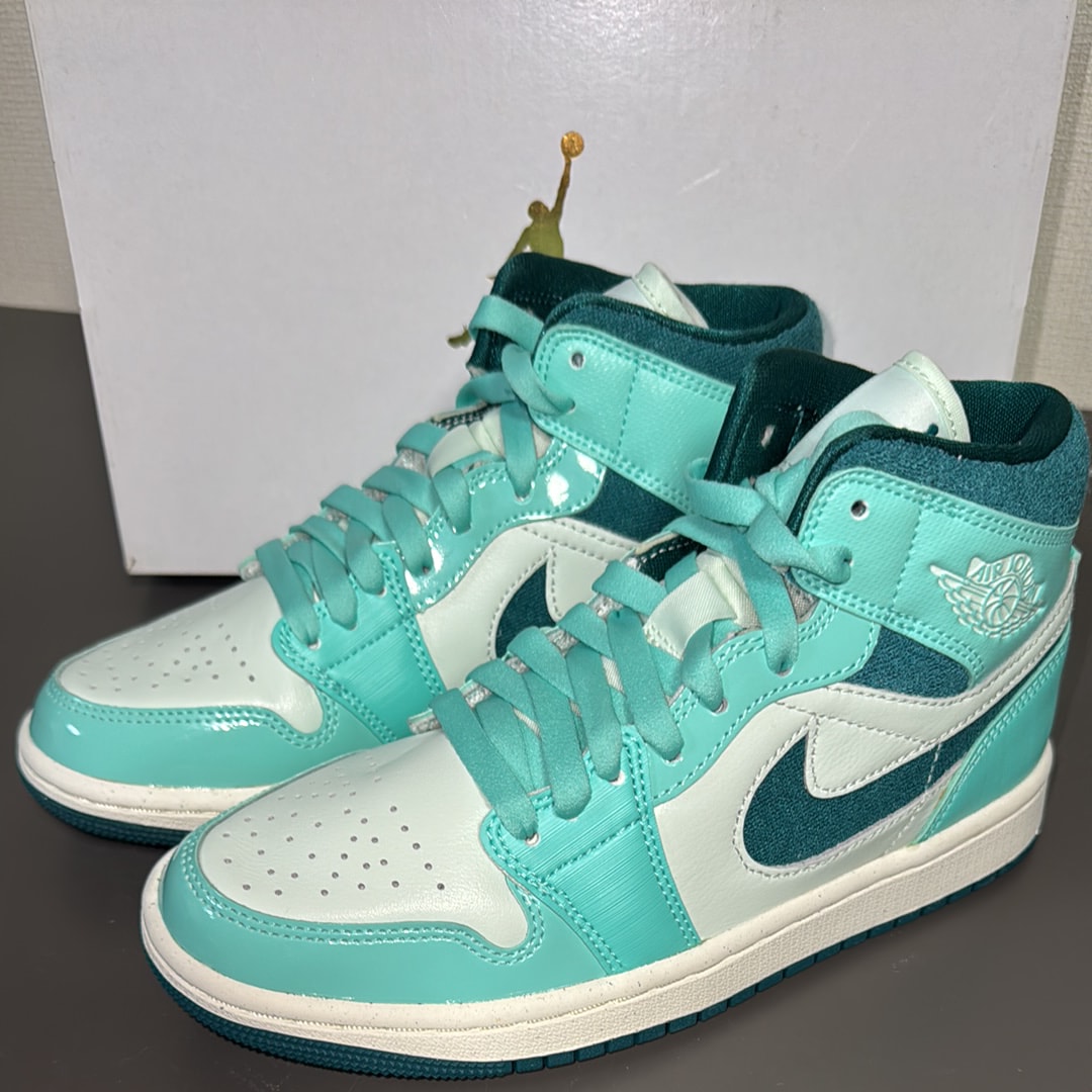 ナイキ ウィメンズ エアジョーダン1 ミッド SE 
