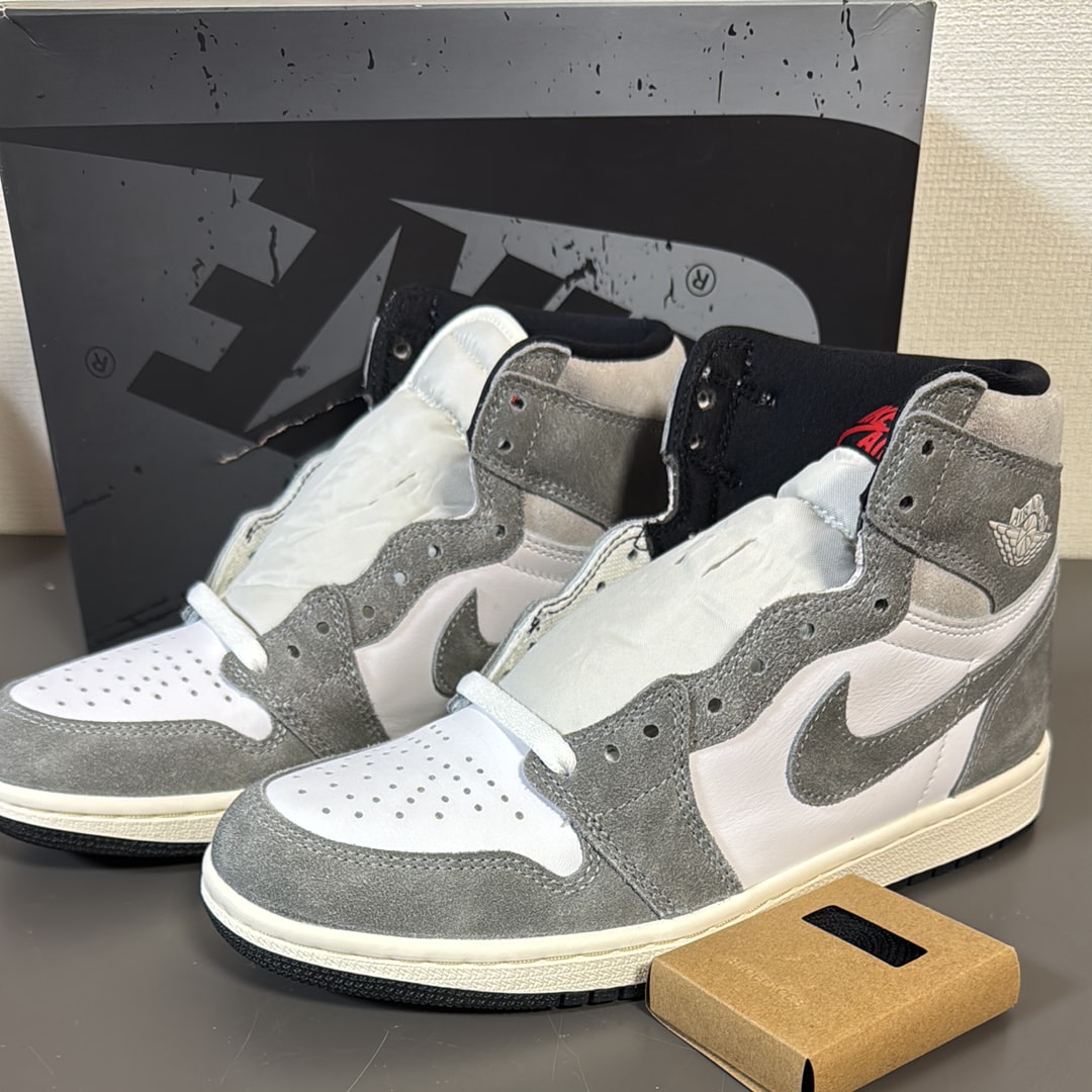 Nike Air Jordan 1 Retro High OG "Black and Smoke Grey"