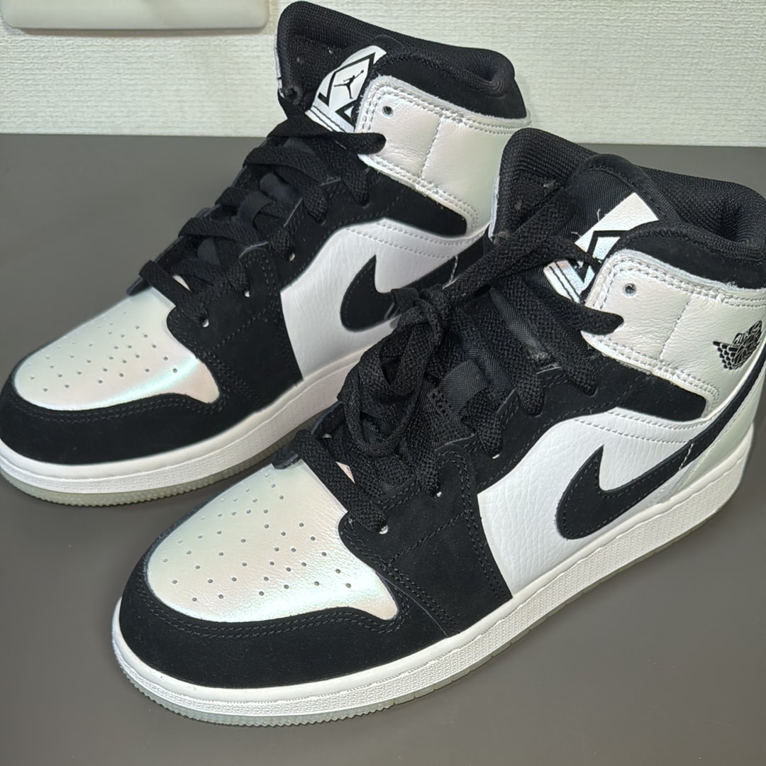Nike GS Air Jordan 1 Mid "Omega/Black/White"