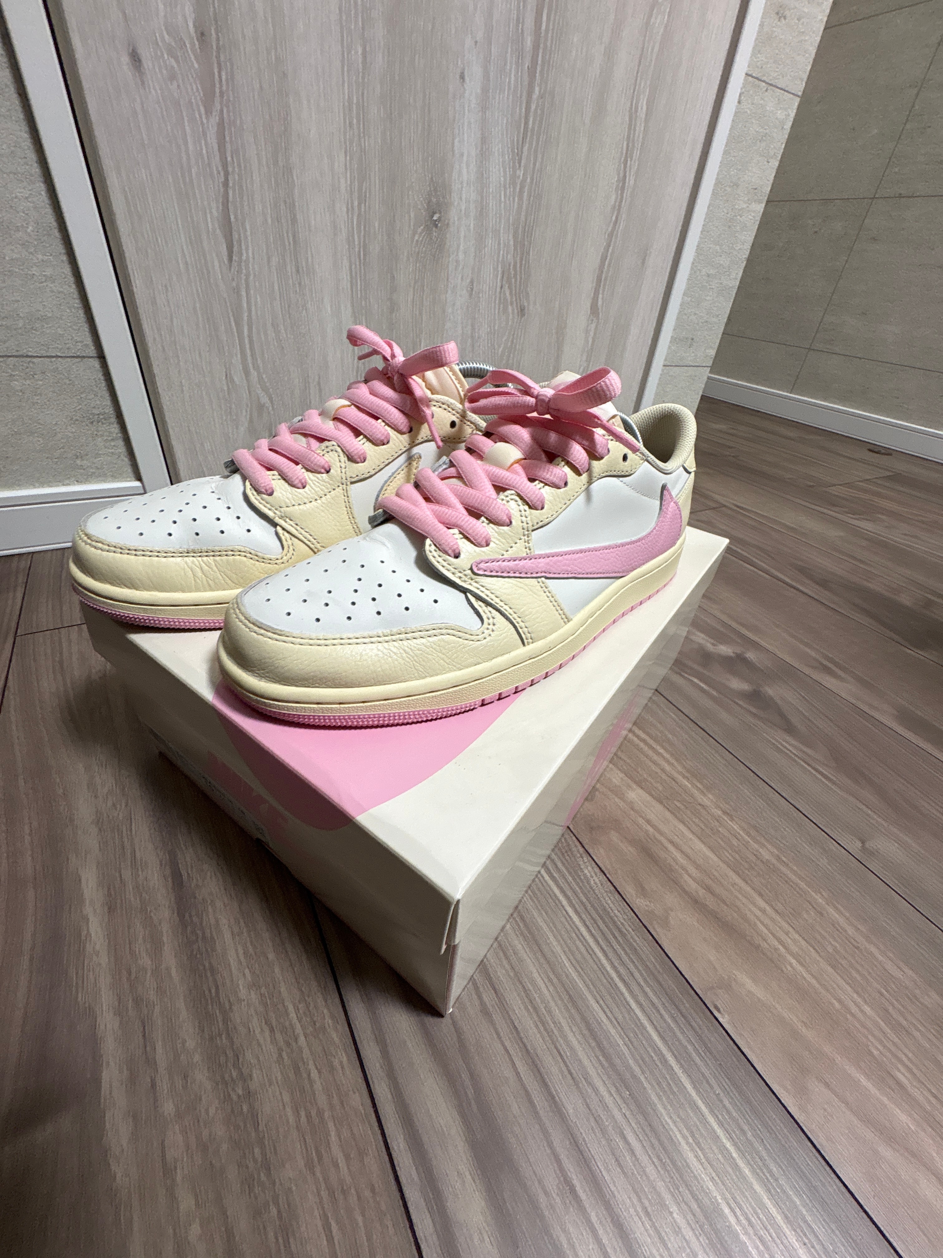 Travis Scott × Nike Air Jordan 1 Retro Low OG "Muslin/Shy Pink"