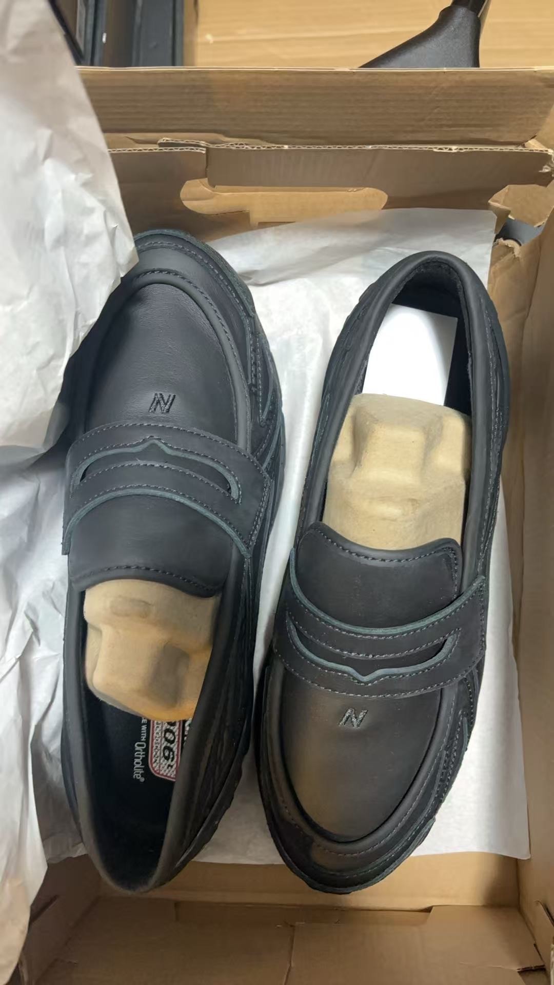 ニューバランス 1906L "トリプルブラック"