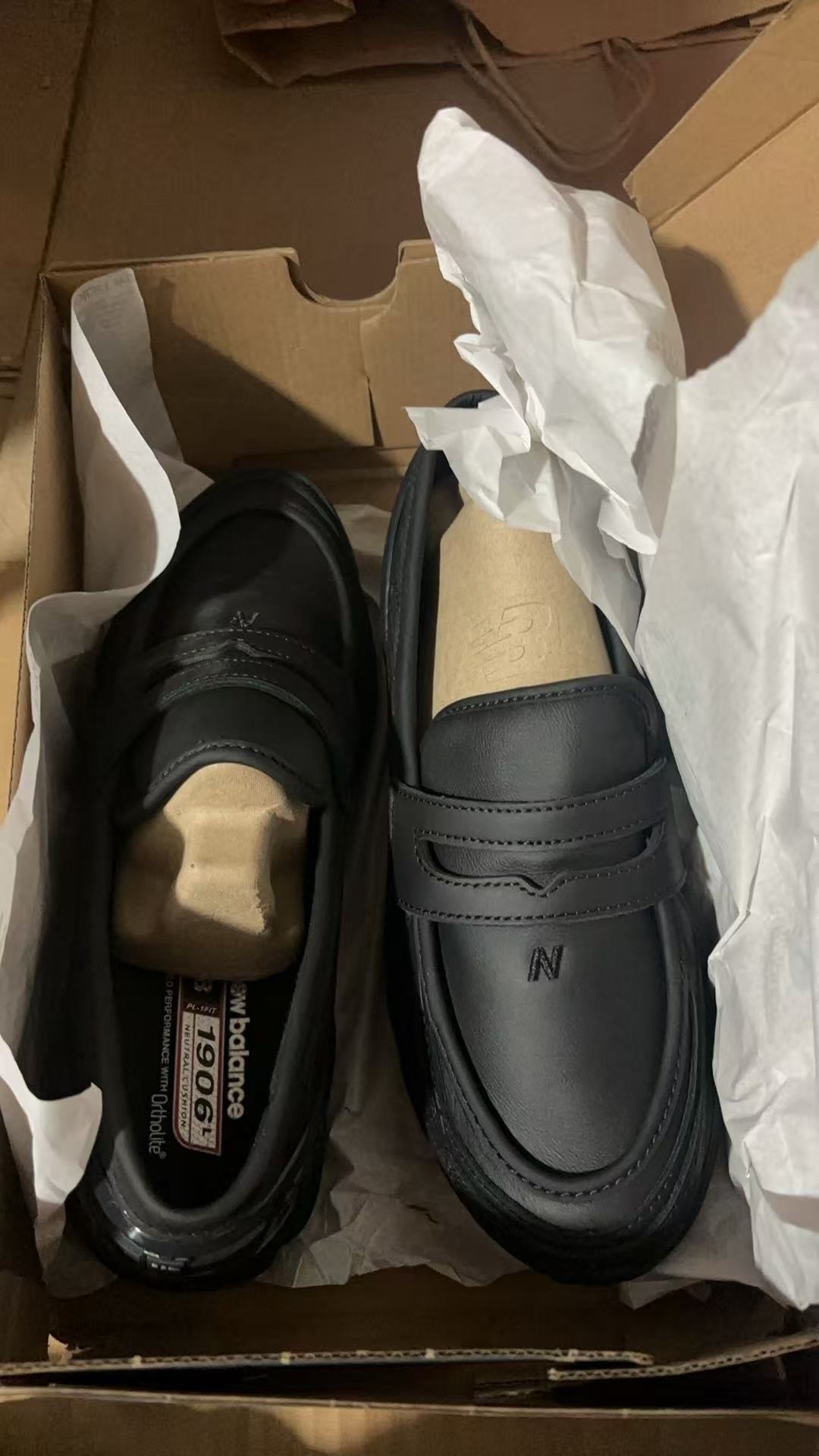 ニューバランス 1906L "トリプルブラック"