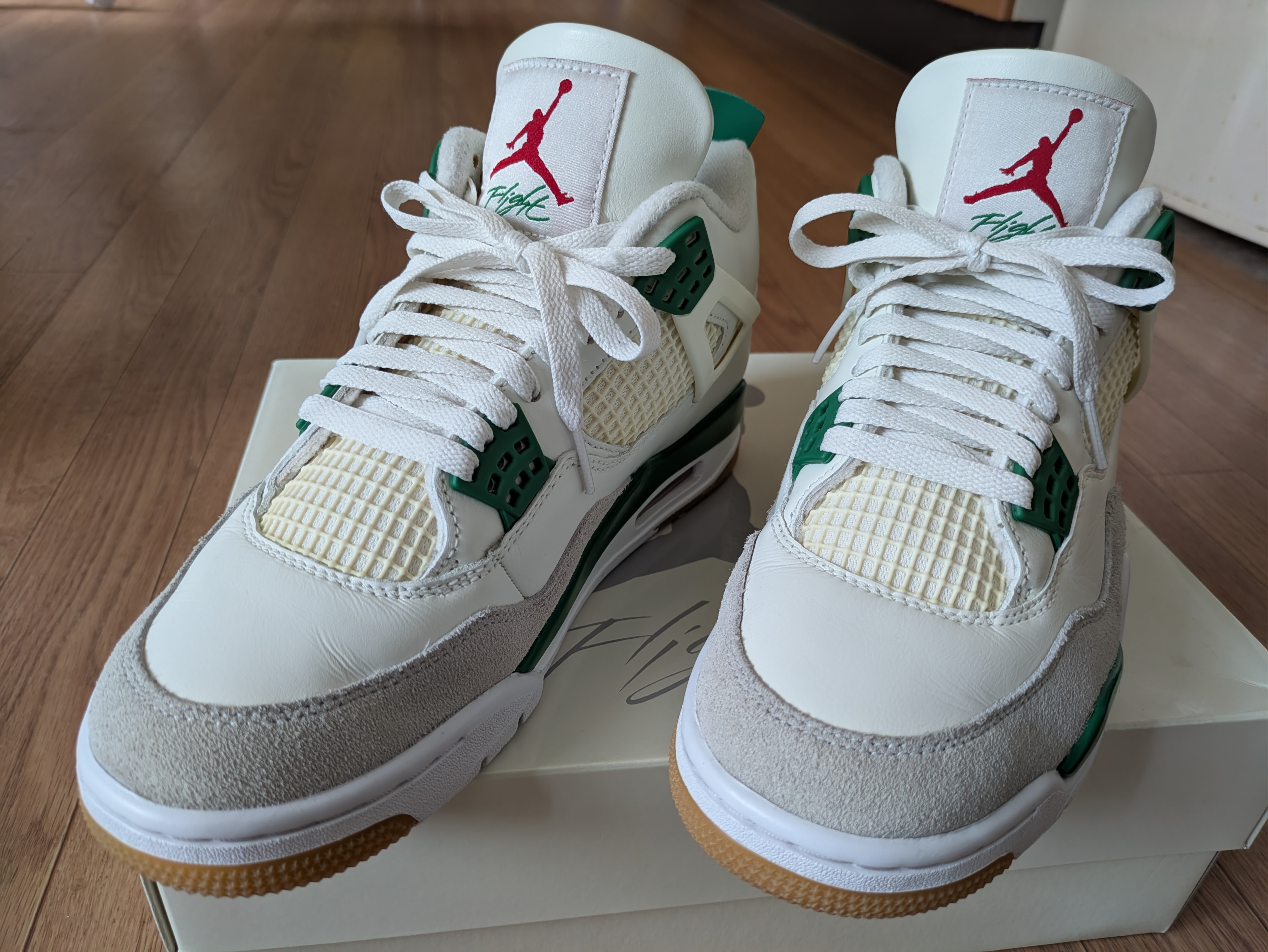 Nike SB × Air Jordan 4 Retro SP "Pine Green"