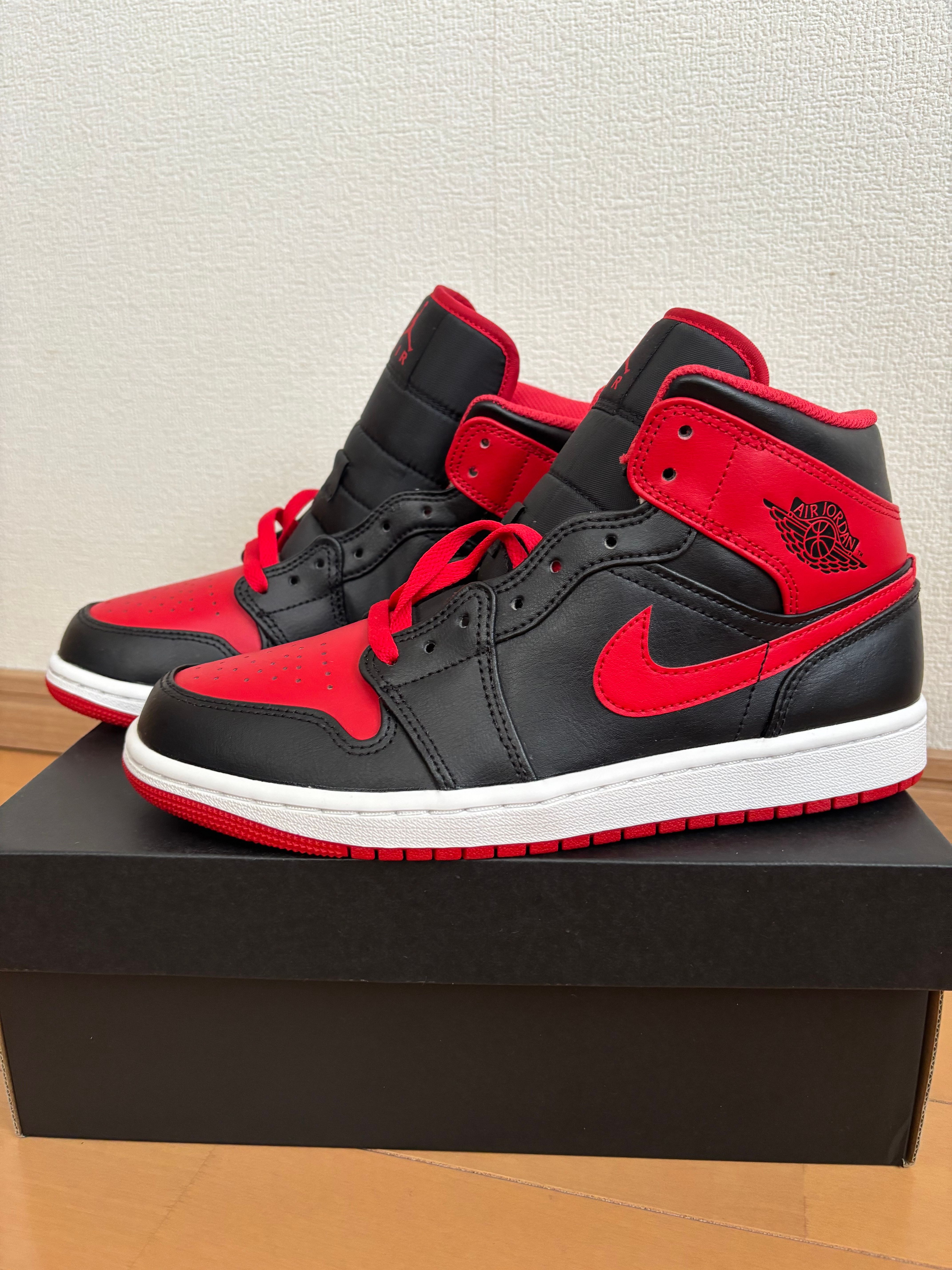 Nike Air Jordan 1 Mid "Bred Toe"