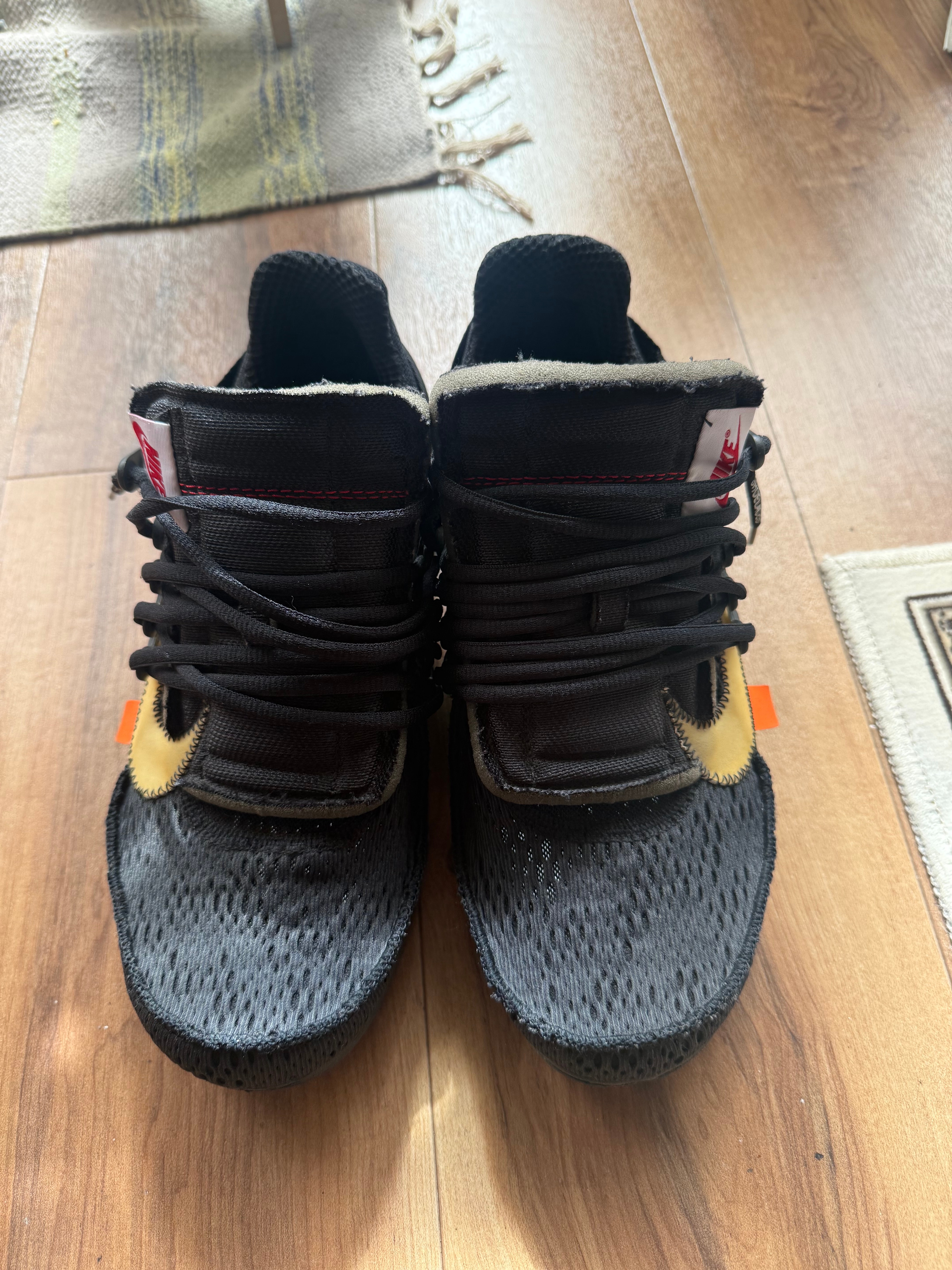 オフホワイト × ナイキ エアプレスト "ブラック"