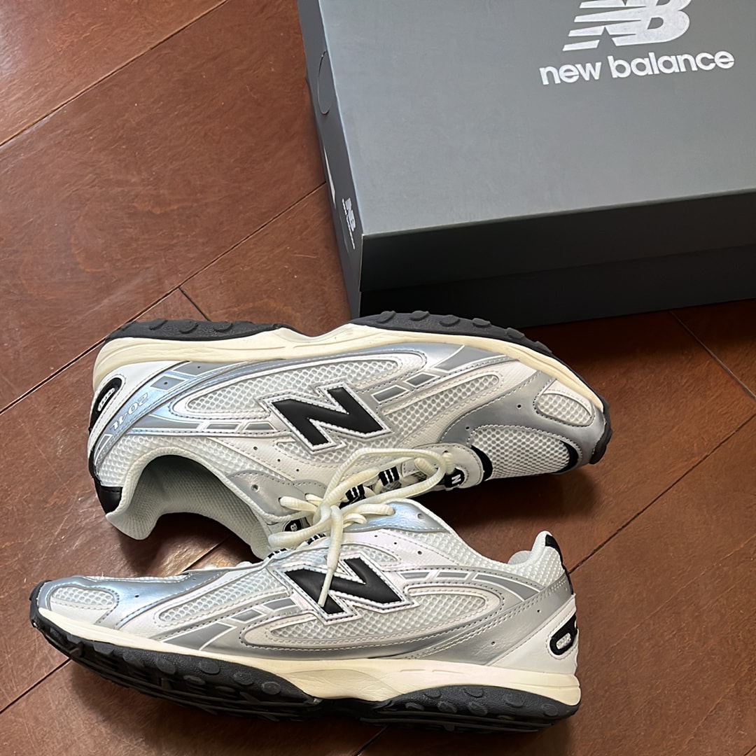 ニューバランス 204 "シルバーメタリック"