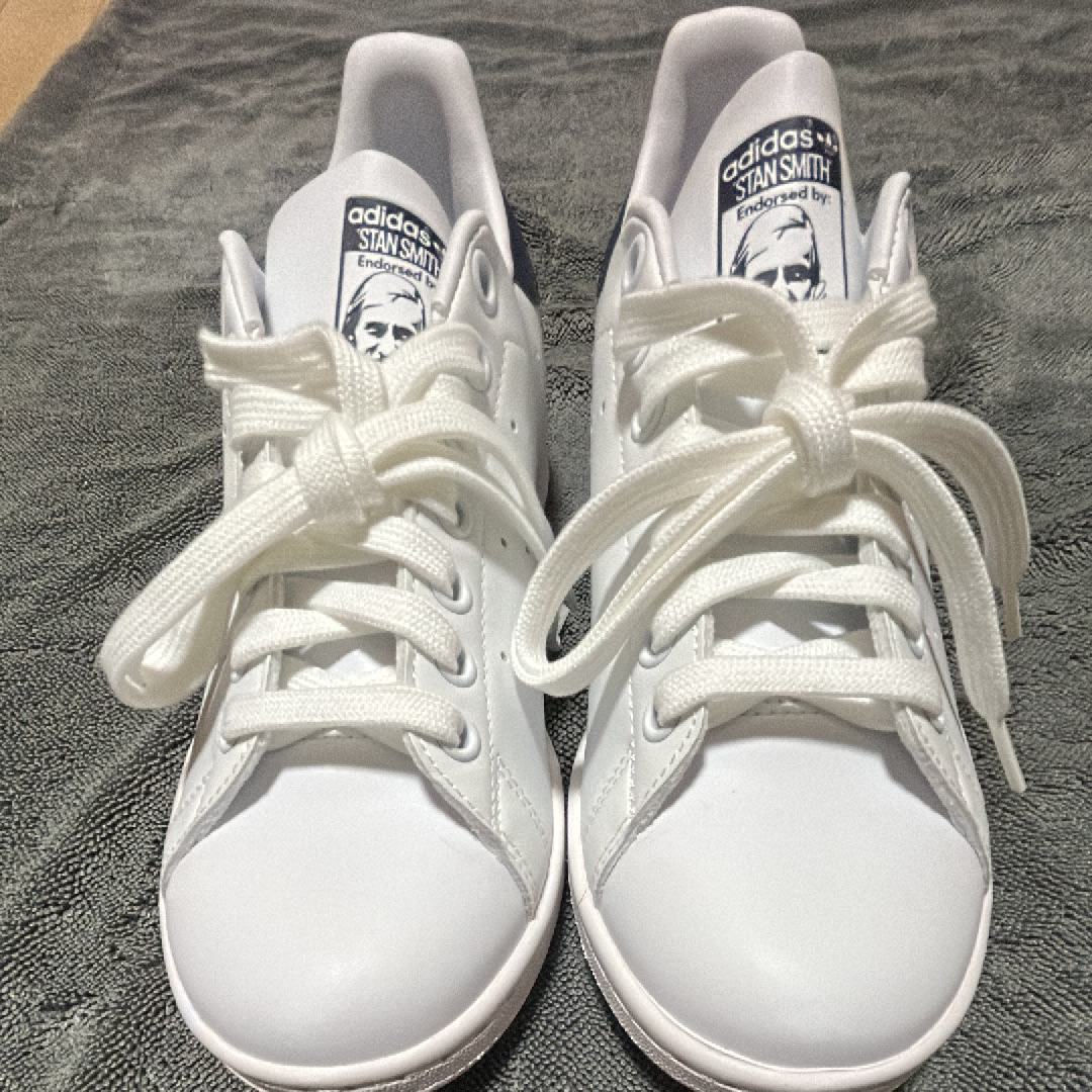 アディダス オリジナルス スタンスミス "フットウェア ホワイト/カレッジエイト ネイビー"