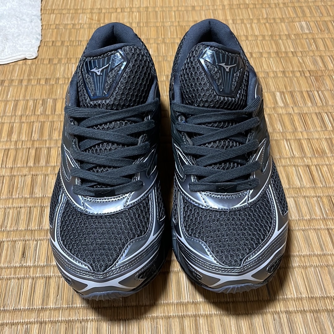 Mizuno Wave Prophecy LS "Black/Metallic Grey"