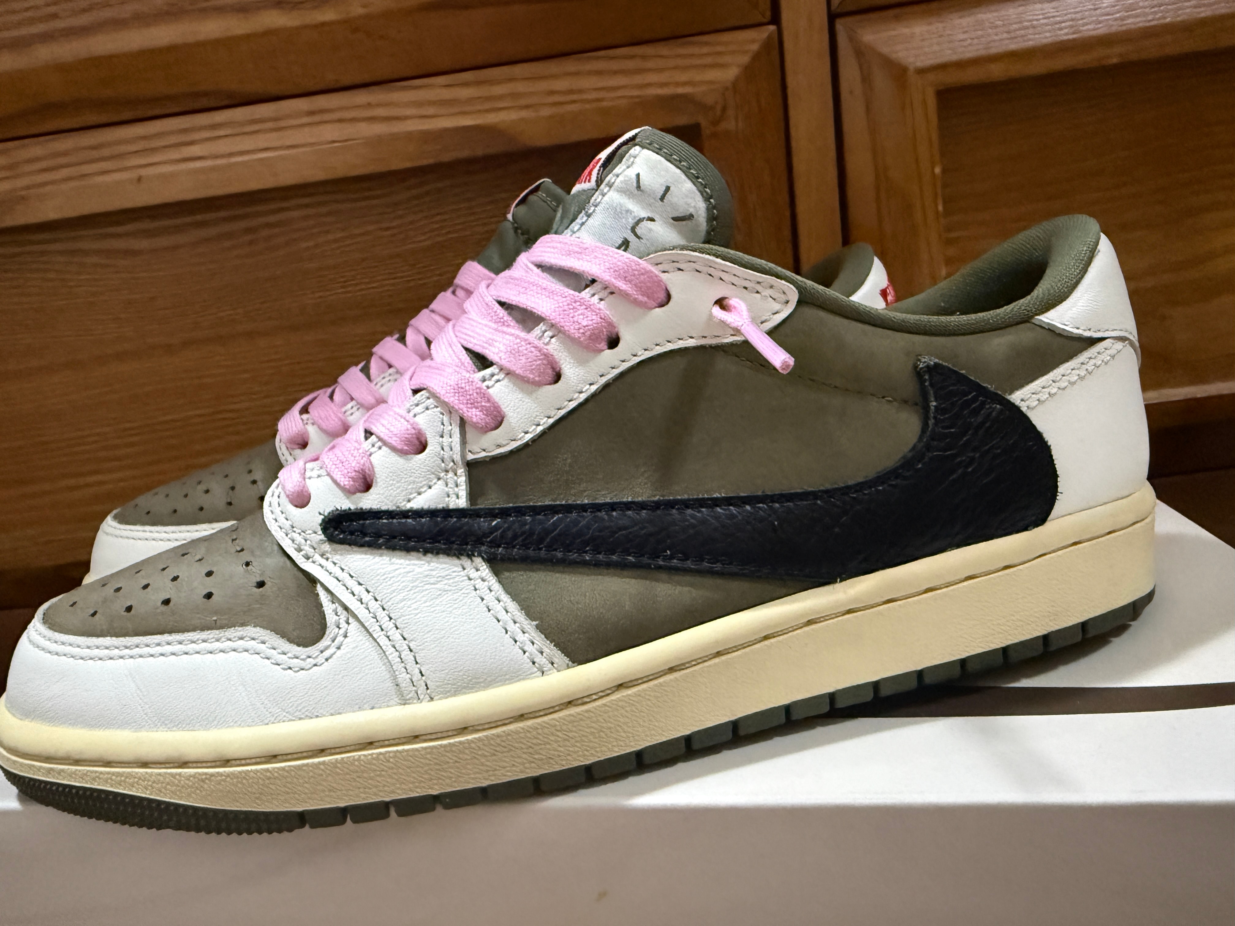 Travis Scott × Nike Air Jordan 1 Low OG SP "Reverse Olive"