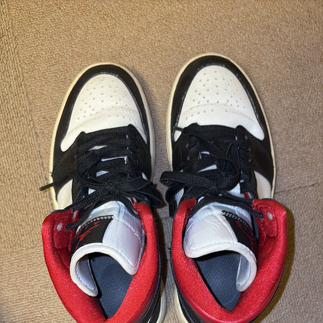 Nike Women's Air Jordan 1 Mid "Black/Gym Red"