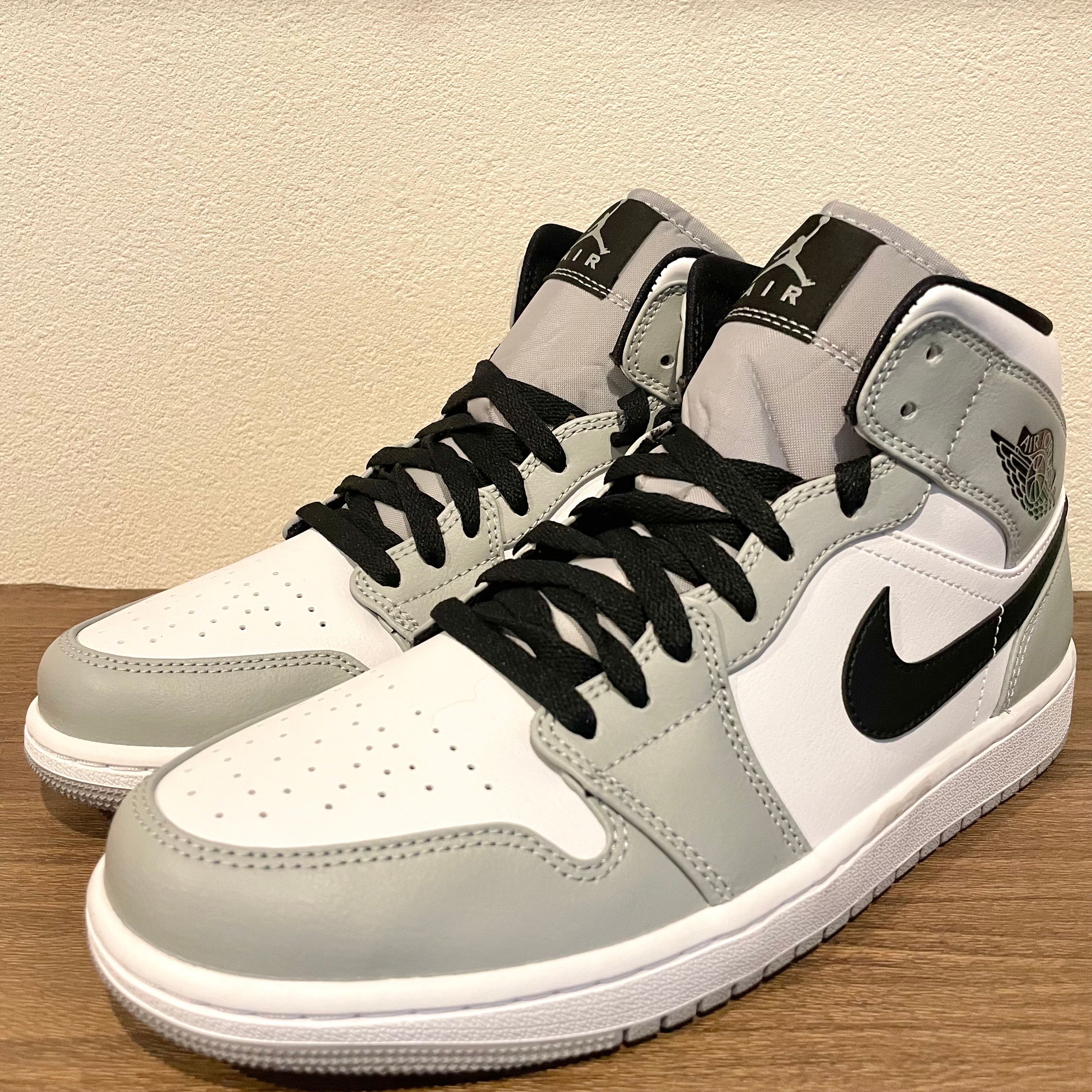 Nike Air Jordan 1 Mid "Light Smoke Grey/White/Black"