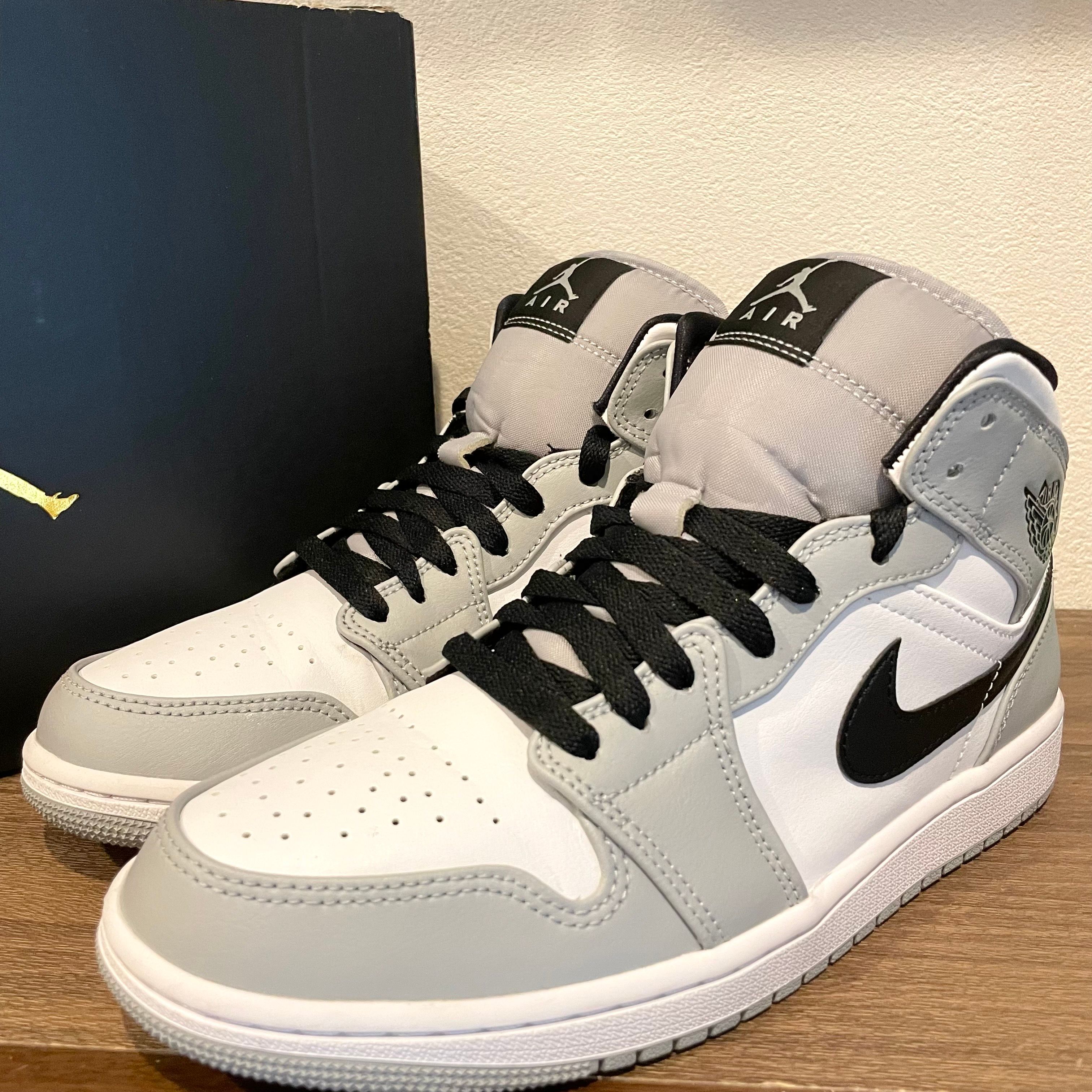 Nike Air Jordan 1 Mid "Light Smoke Grey/White/Black"