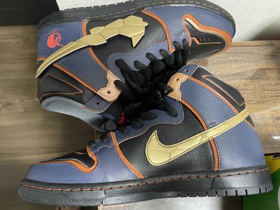 Gundam Unicorn × Nike SB Dunk High PRO QS "Banshee"