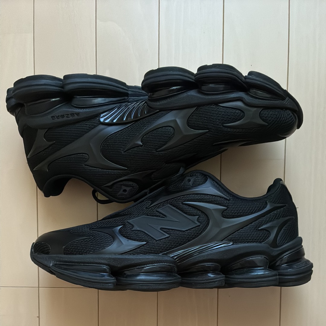 New Balance 2000 "Black Metallic"