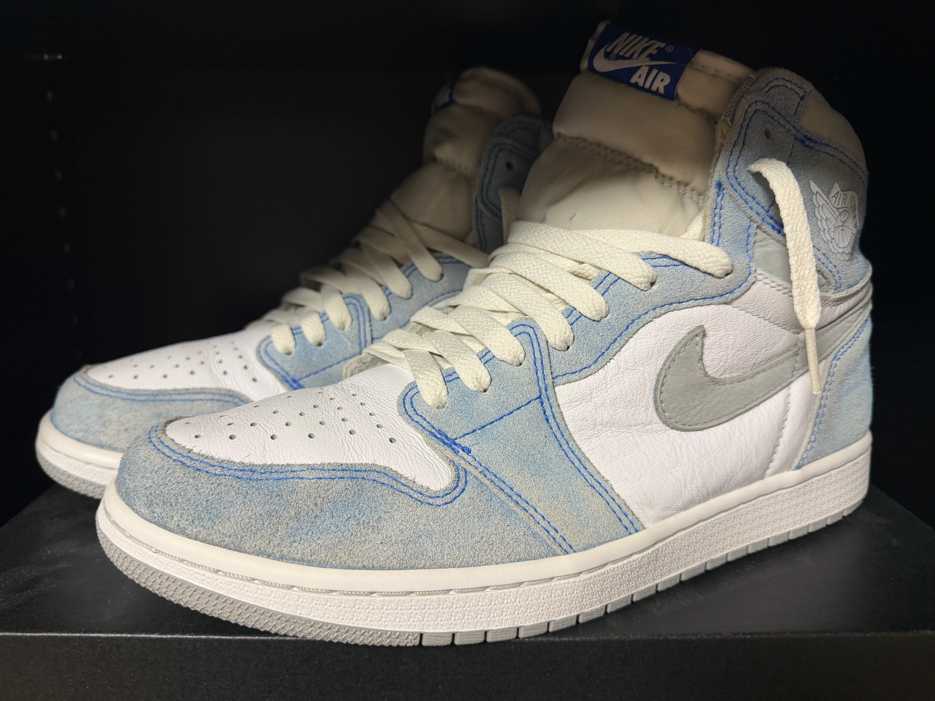 Nike Air Jordan 1 High OG "Hyper Royal"