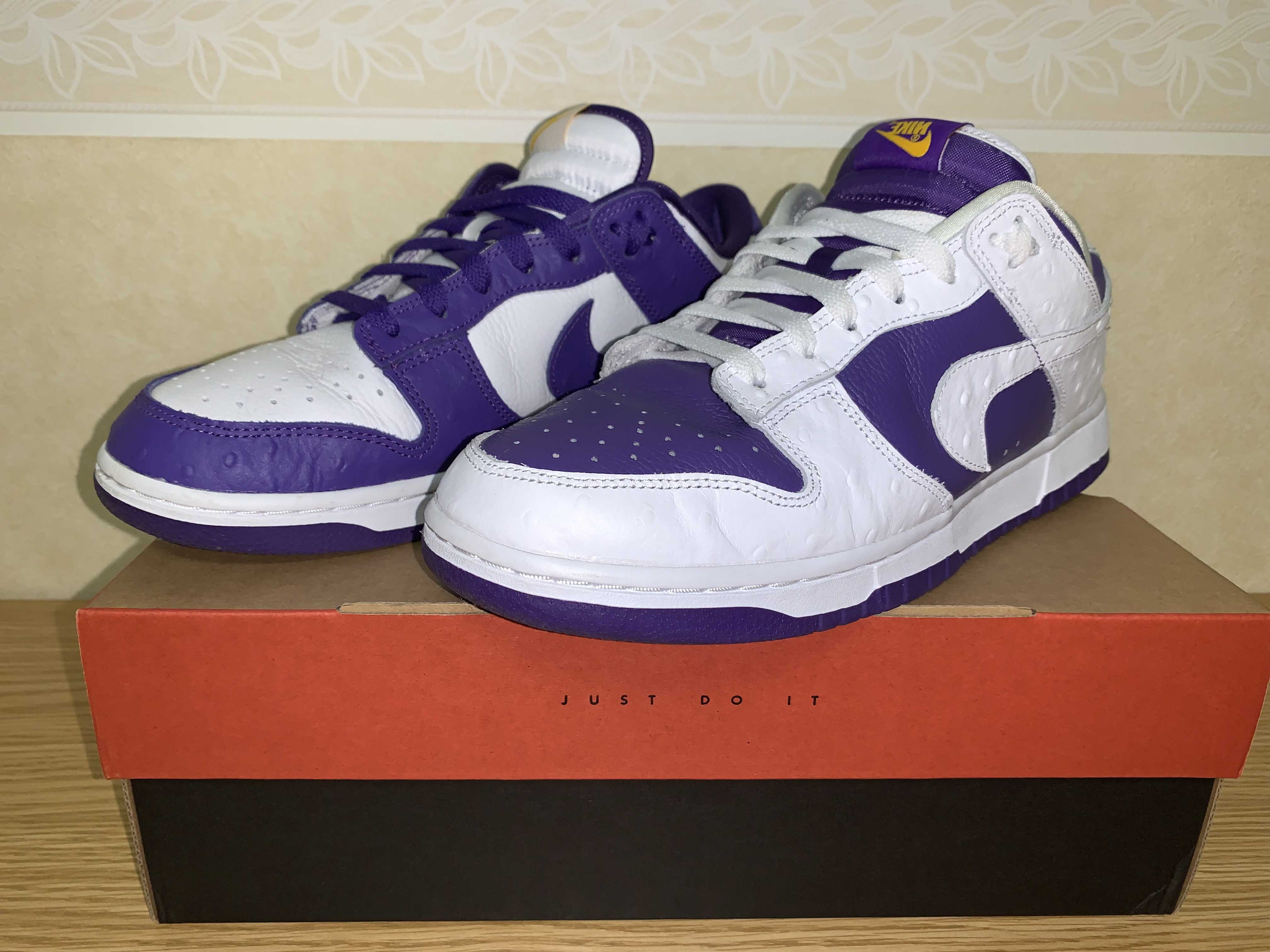 Nike Women's Dunk Low "Made You Look"