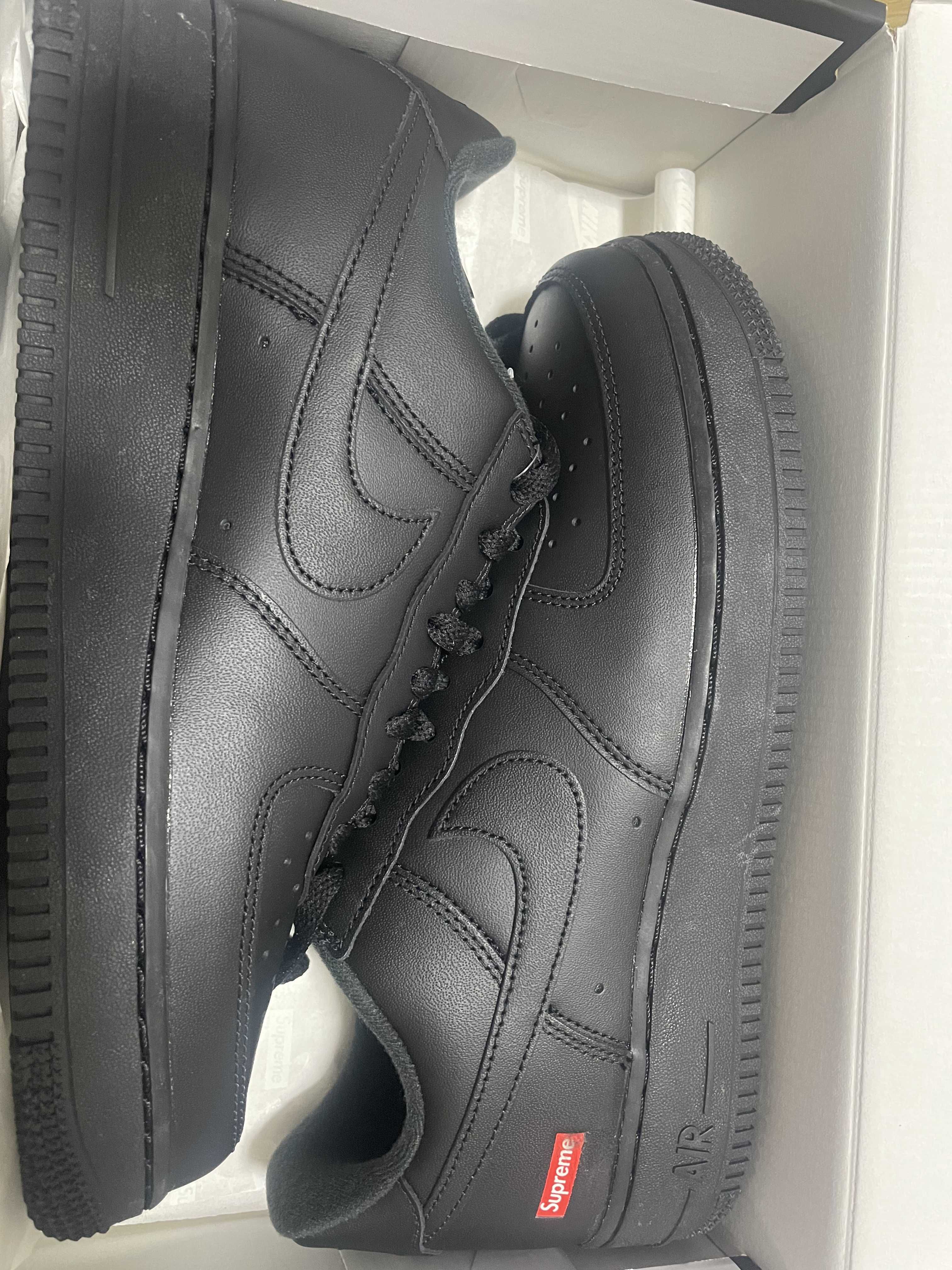 Supreme × Nike Air Force 1 Low "Black"