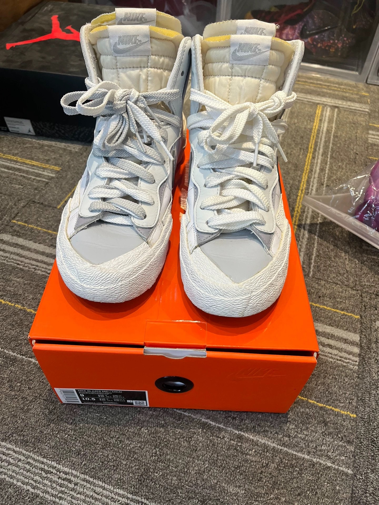 サカイ × ナイキ ブレーザーミッド "ホワイト/ウルフグレー"