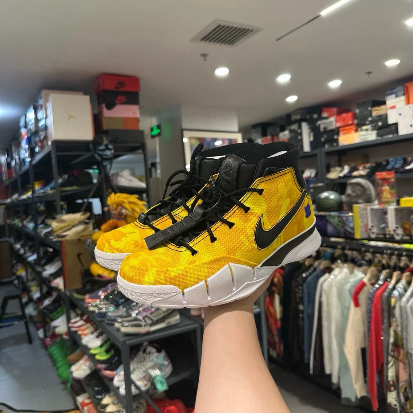 UNDEFEATED × Nike Kobe 1 Protro "Yellow Camo"