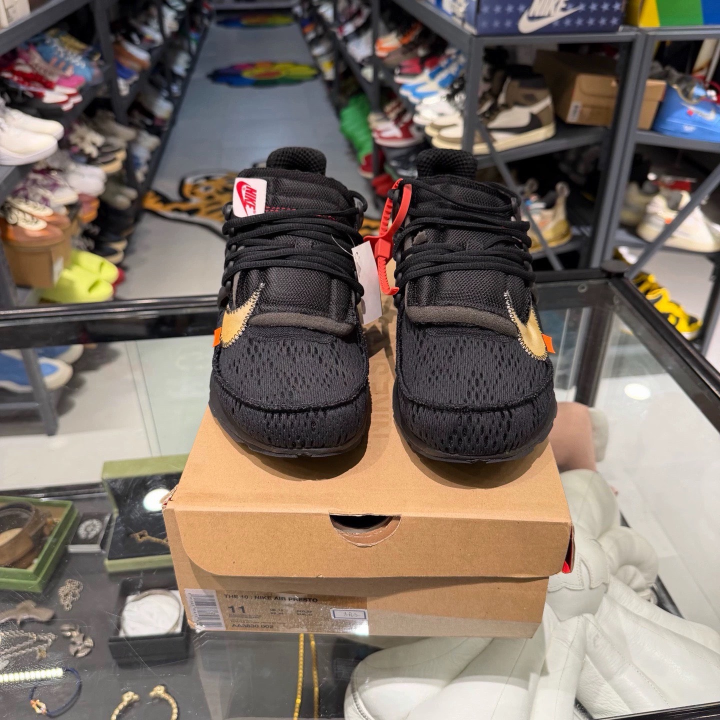 オフホワイト × ナイキ エアプレスト "ブラック"