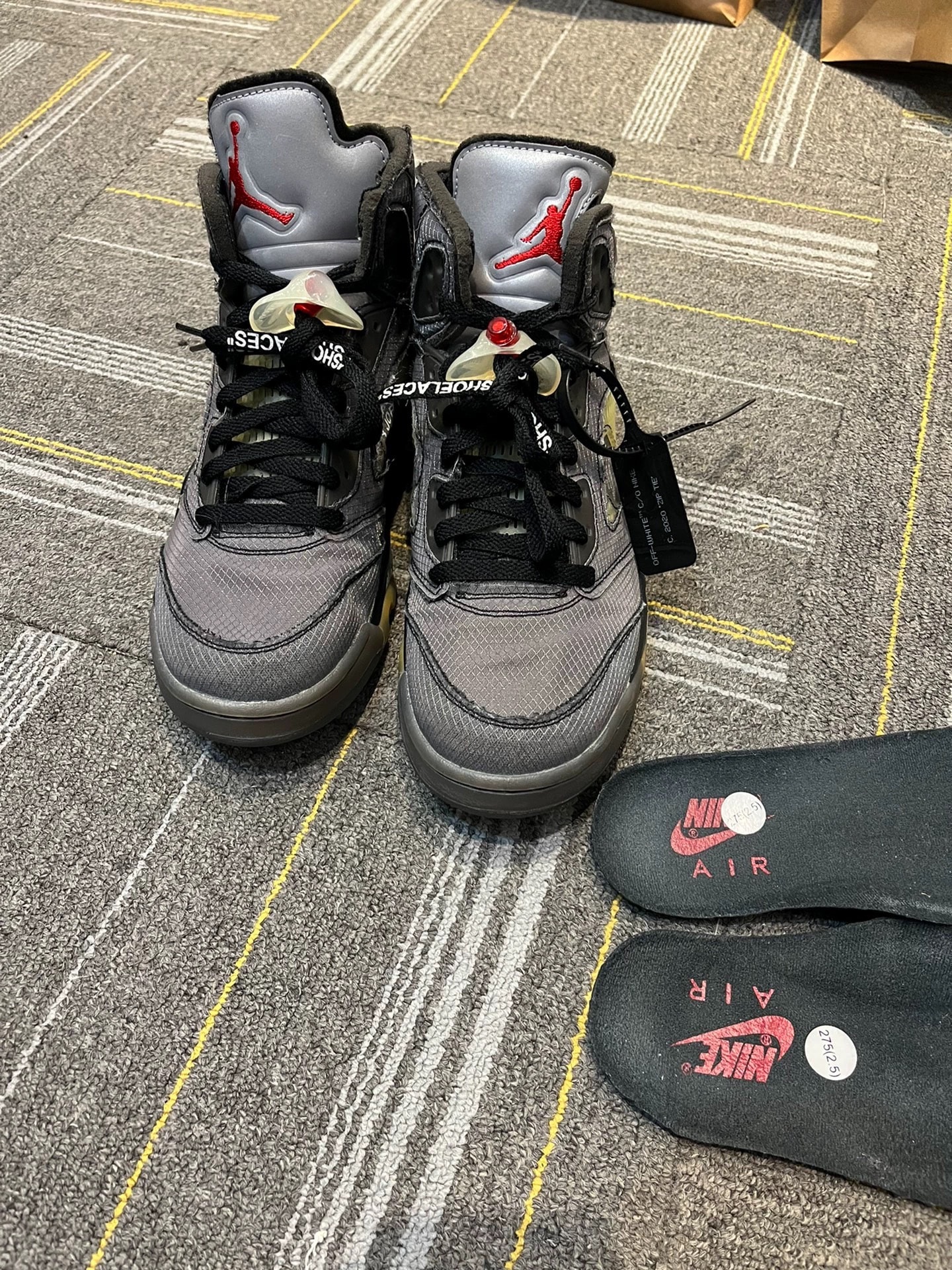 Off-White × Nike Air Jordan 5 "Black/Muslin/Fire Red"
