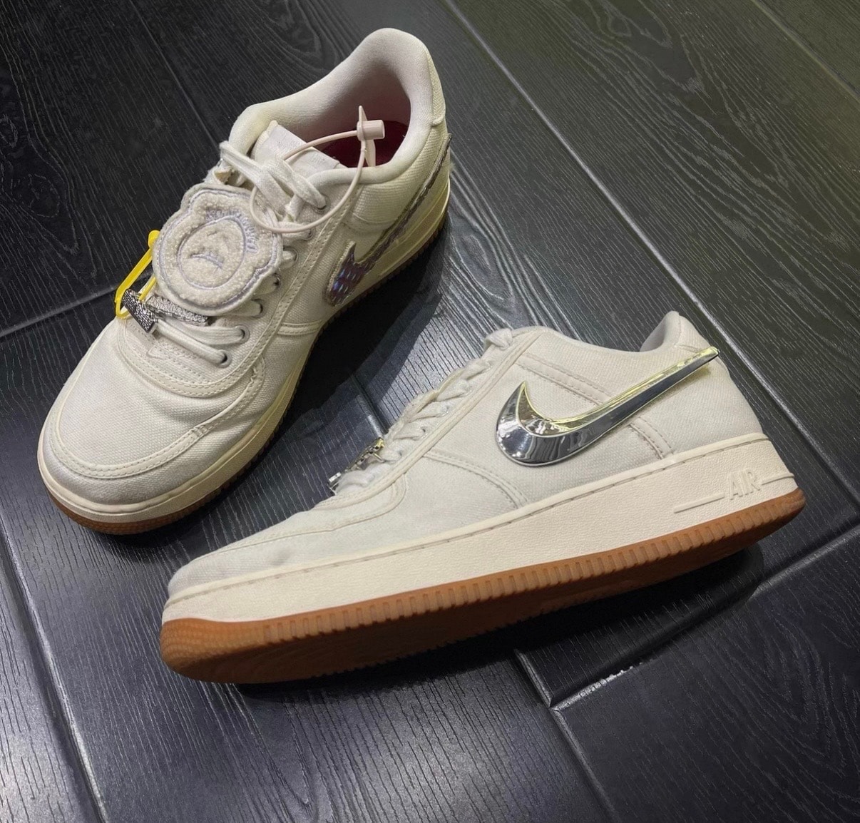 Travis Scott × Nike Air Force 1 Low  (AF100)