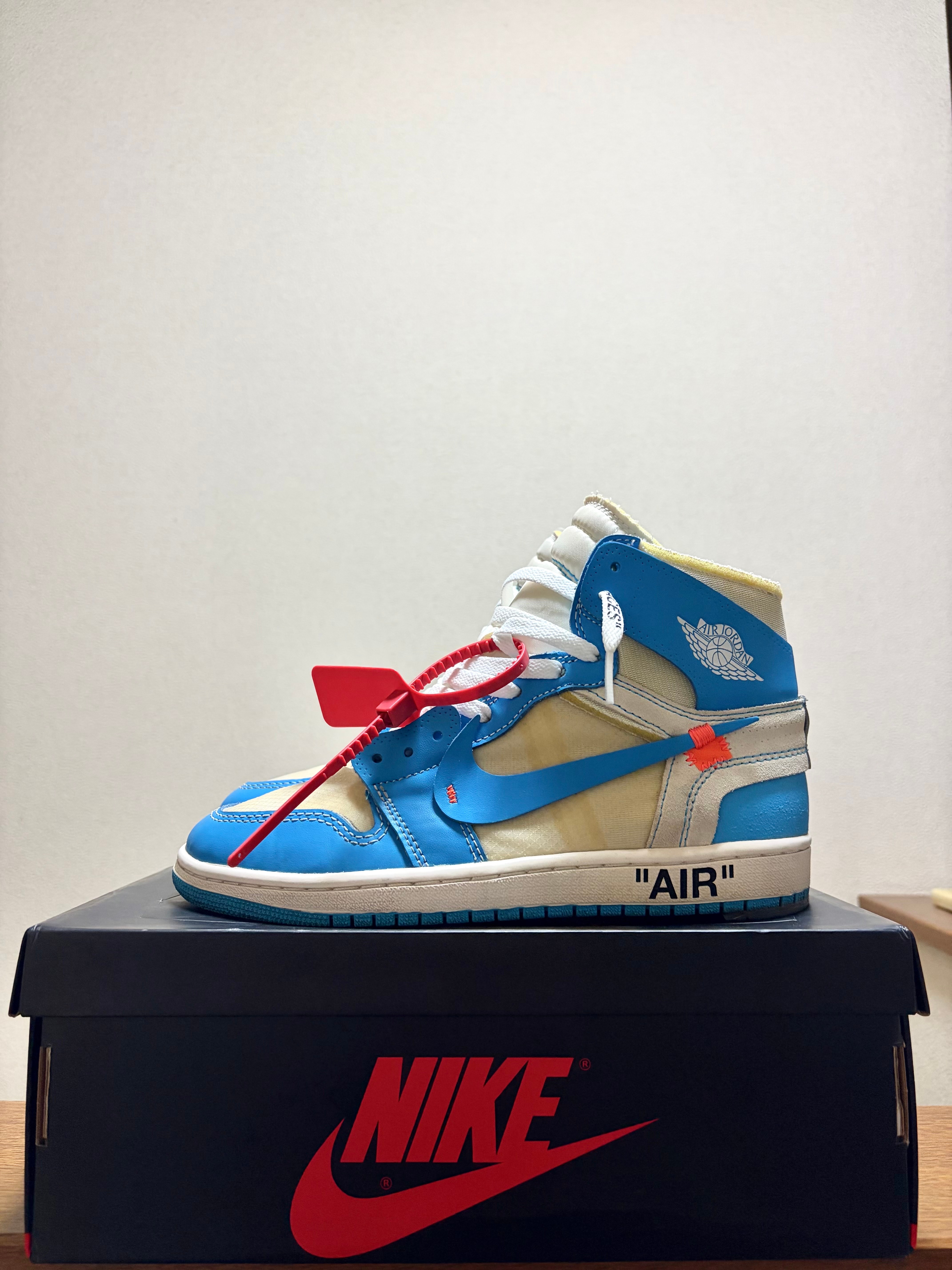 Off-White × Nike Air Jordan 1 High UNC "White/Dark Powder Blue"