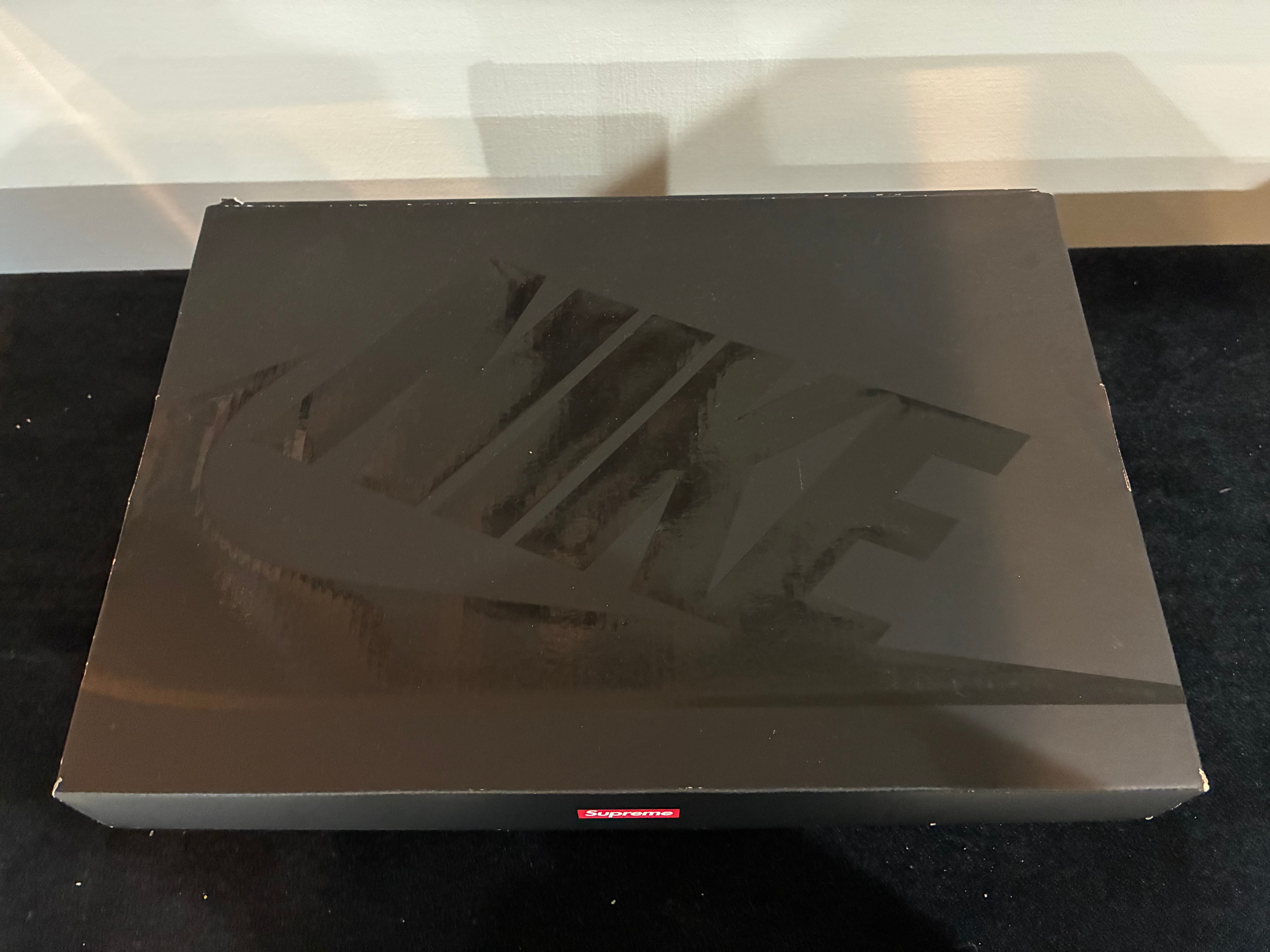 Supreme × Nike Air Force 1 Low "Black"