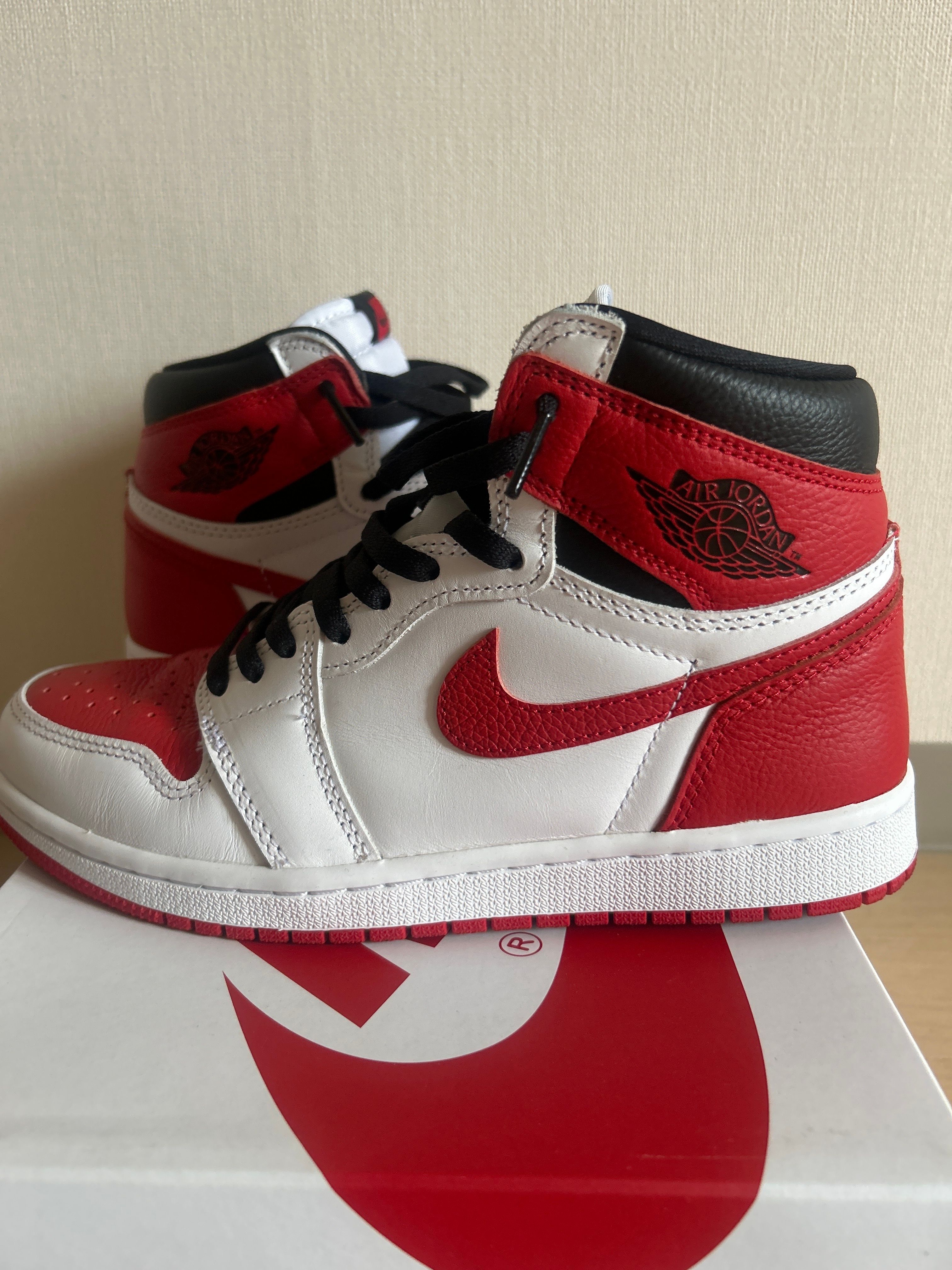Nike Air Jordan 1 High OG "Heritage" 