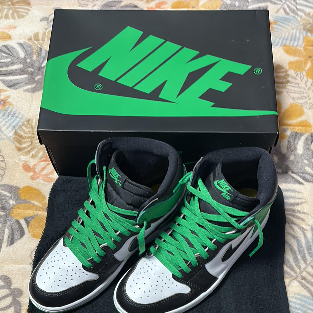 Nike Air Jordan 1 Retro High OG "Celtics/Black and Lucky Green" (2023)