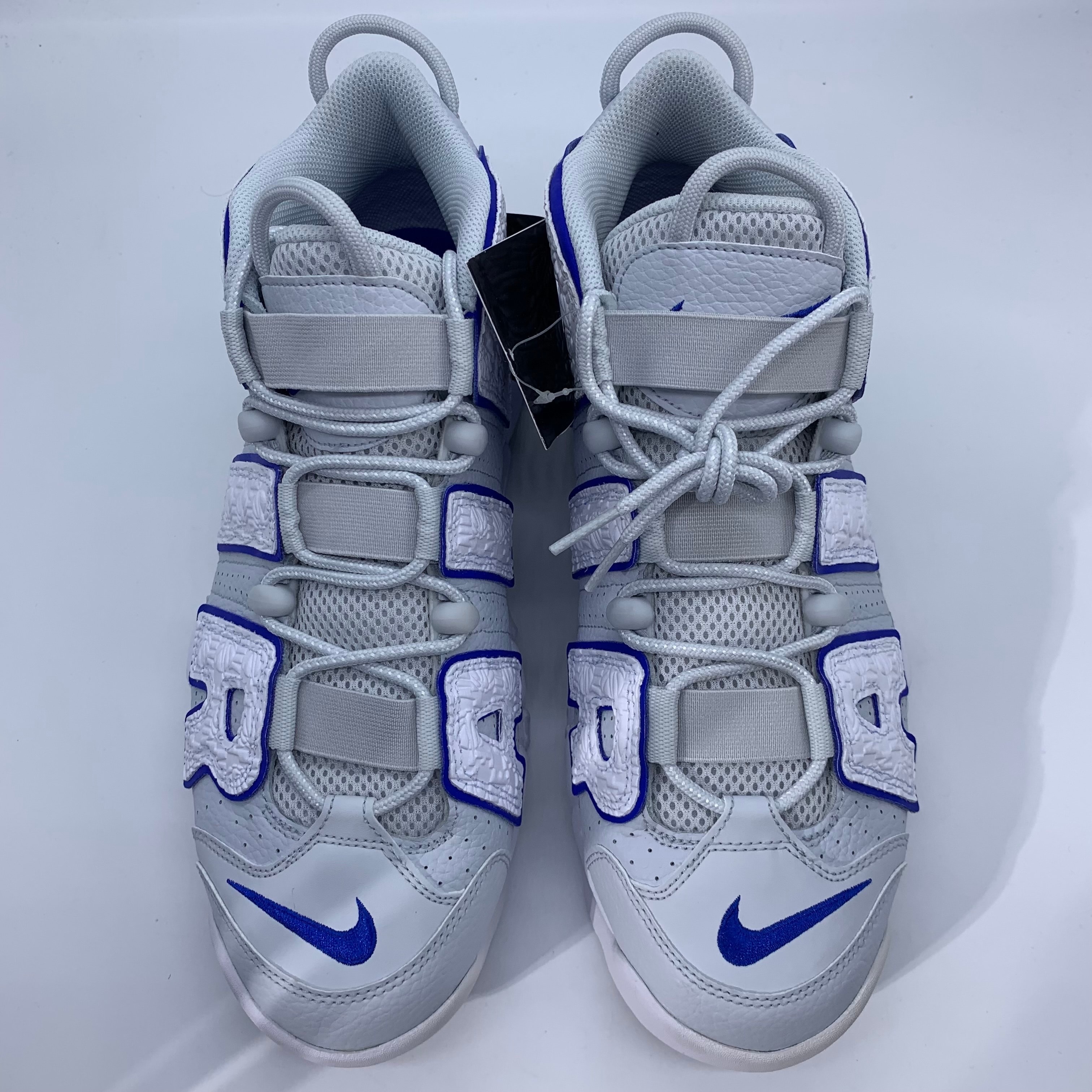 ナイキ エアモアアップテンポ エンボス "ホワイト/ロイヤルブルー"