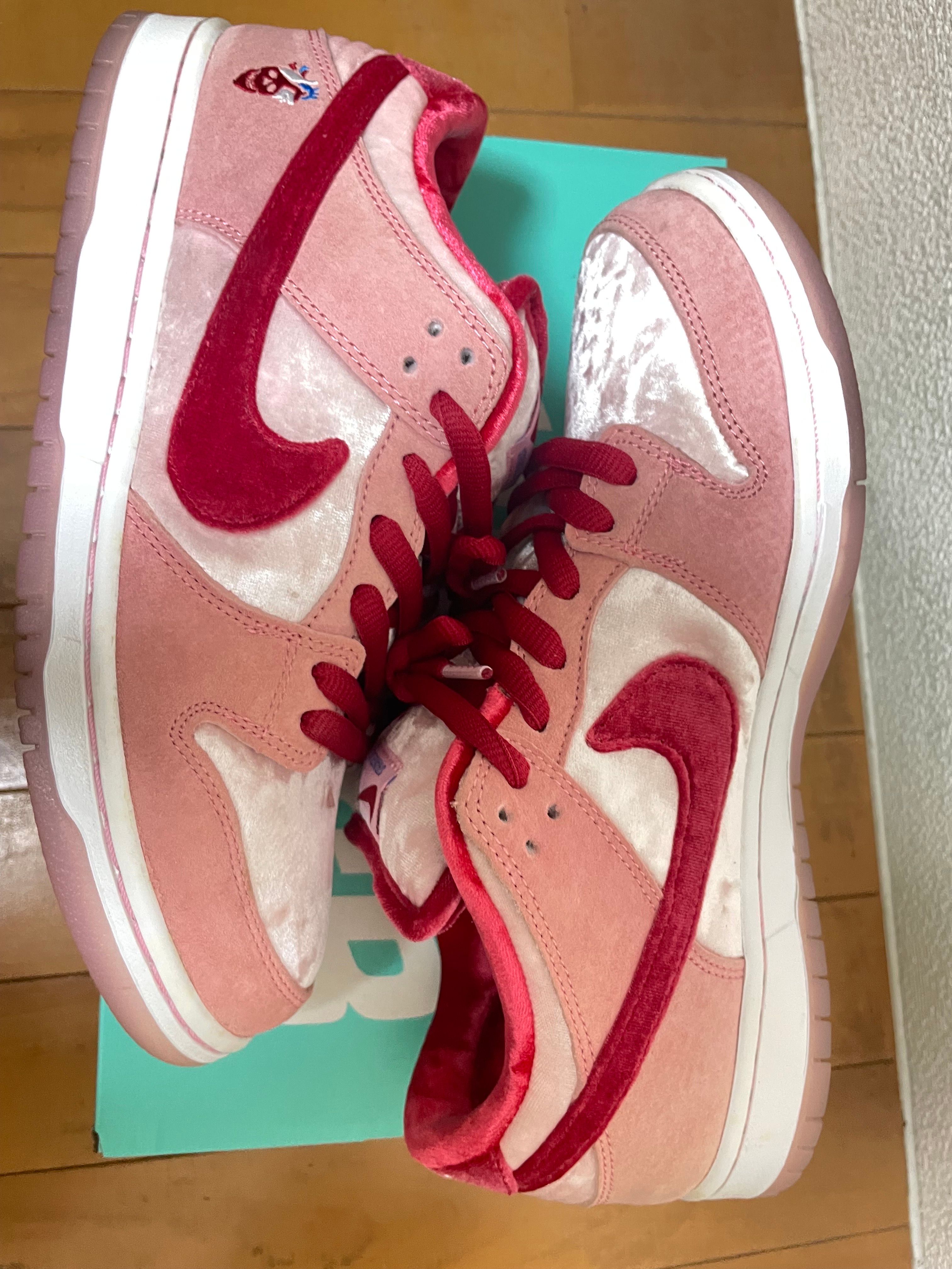 Strangelove × Nike SB Dunk Low "Valentine’s Day"