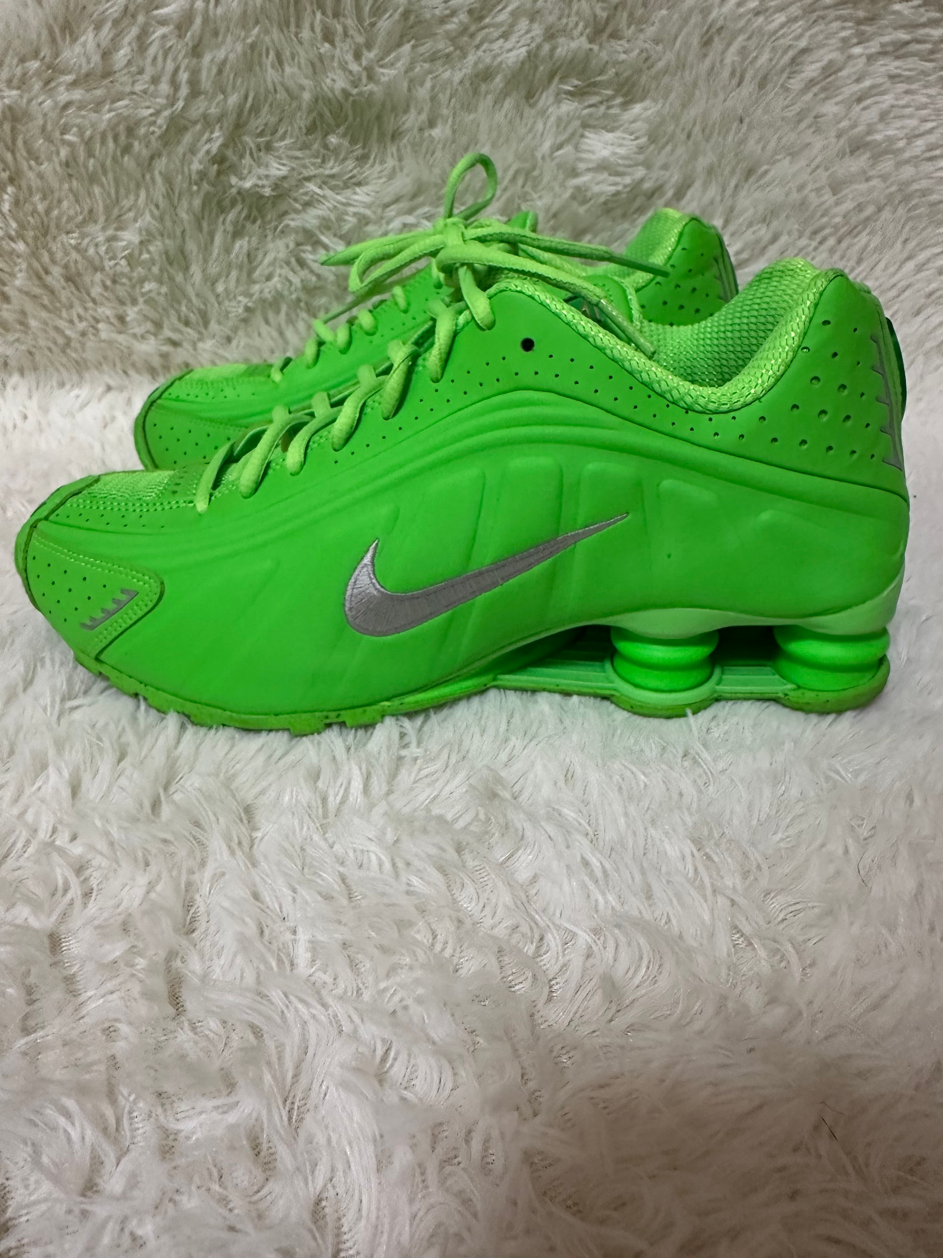 Nike Shox R4 "Green Strike"