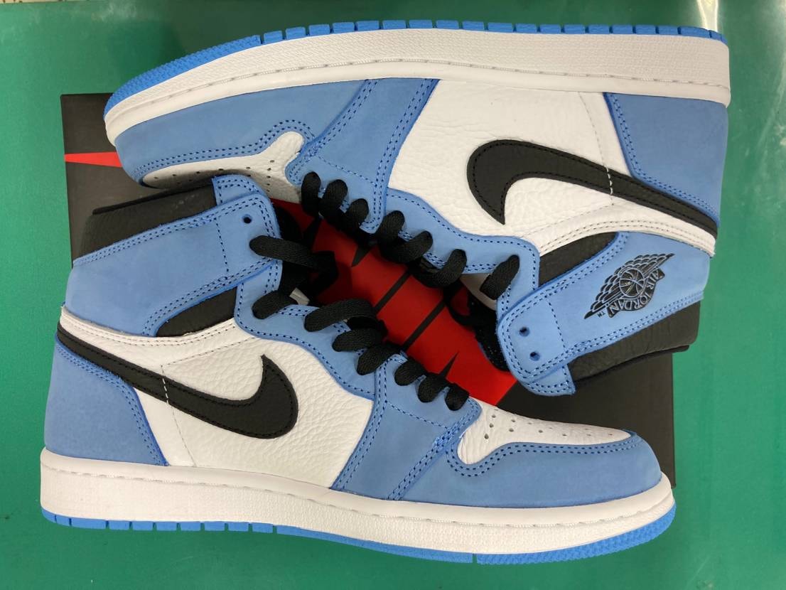 Nike Air Jordan 1 High OG "University Blue"