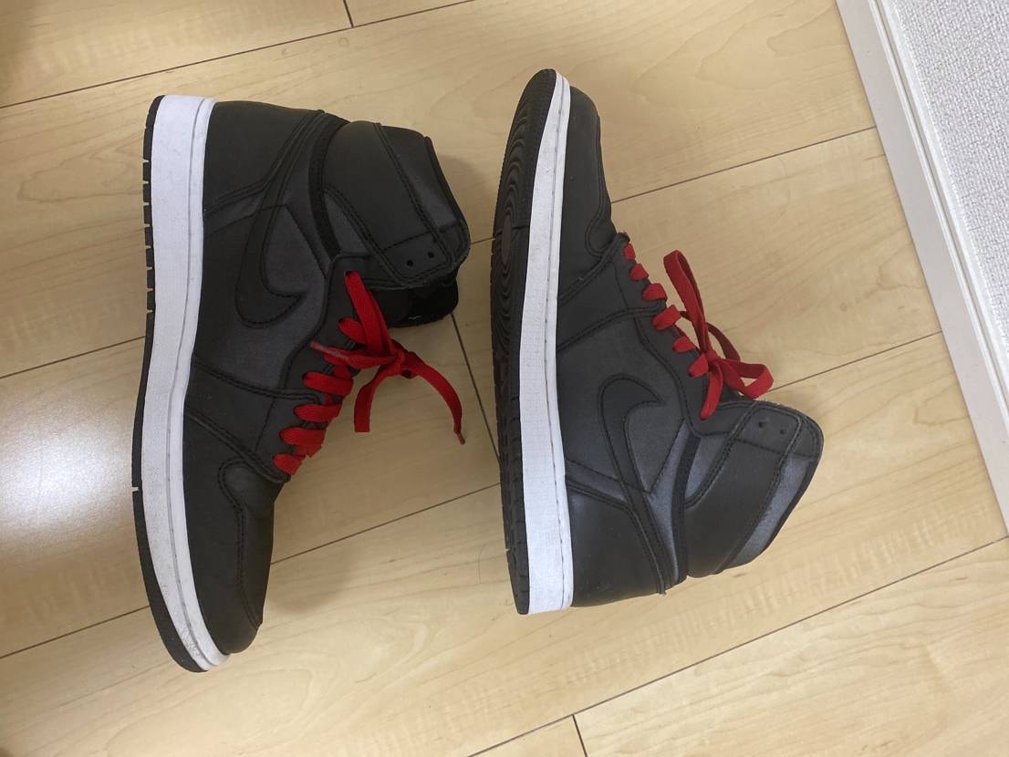 Nike Air Jordan 1 Retro High OG "Black/Metallic Silver/Gym Red"  