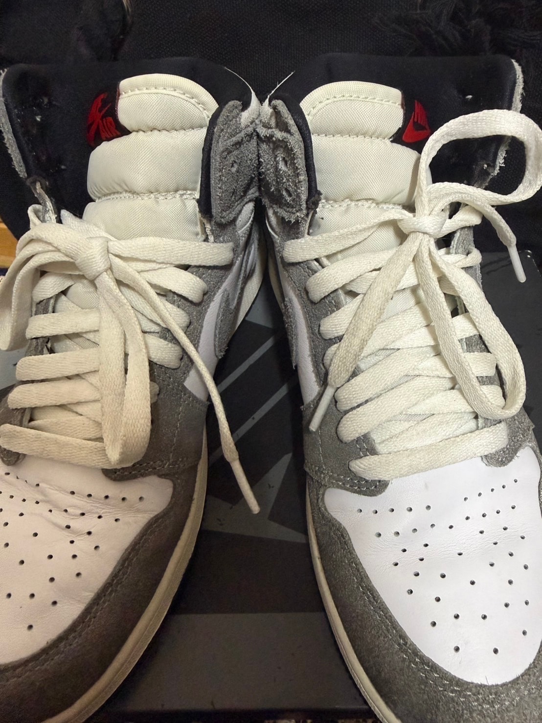 Nike Air Jordan 1 Retro High OG "Black and Smoke Grey"