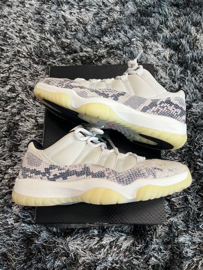 Nike Air Jordan 11 Low Snakeskin "Light Bone/University Red/Sail/Black"